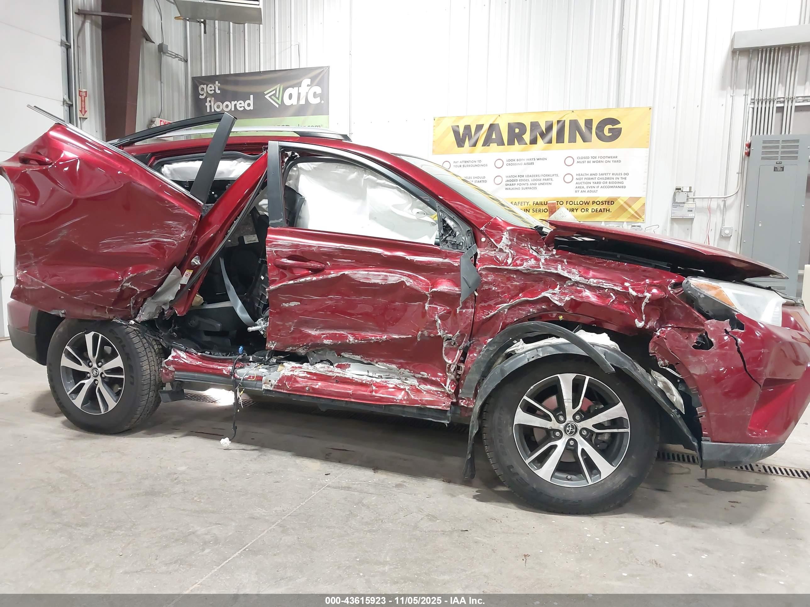 TOYOTA RAV4 image 6