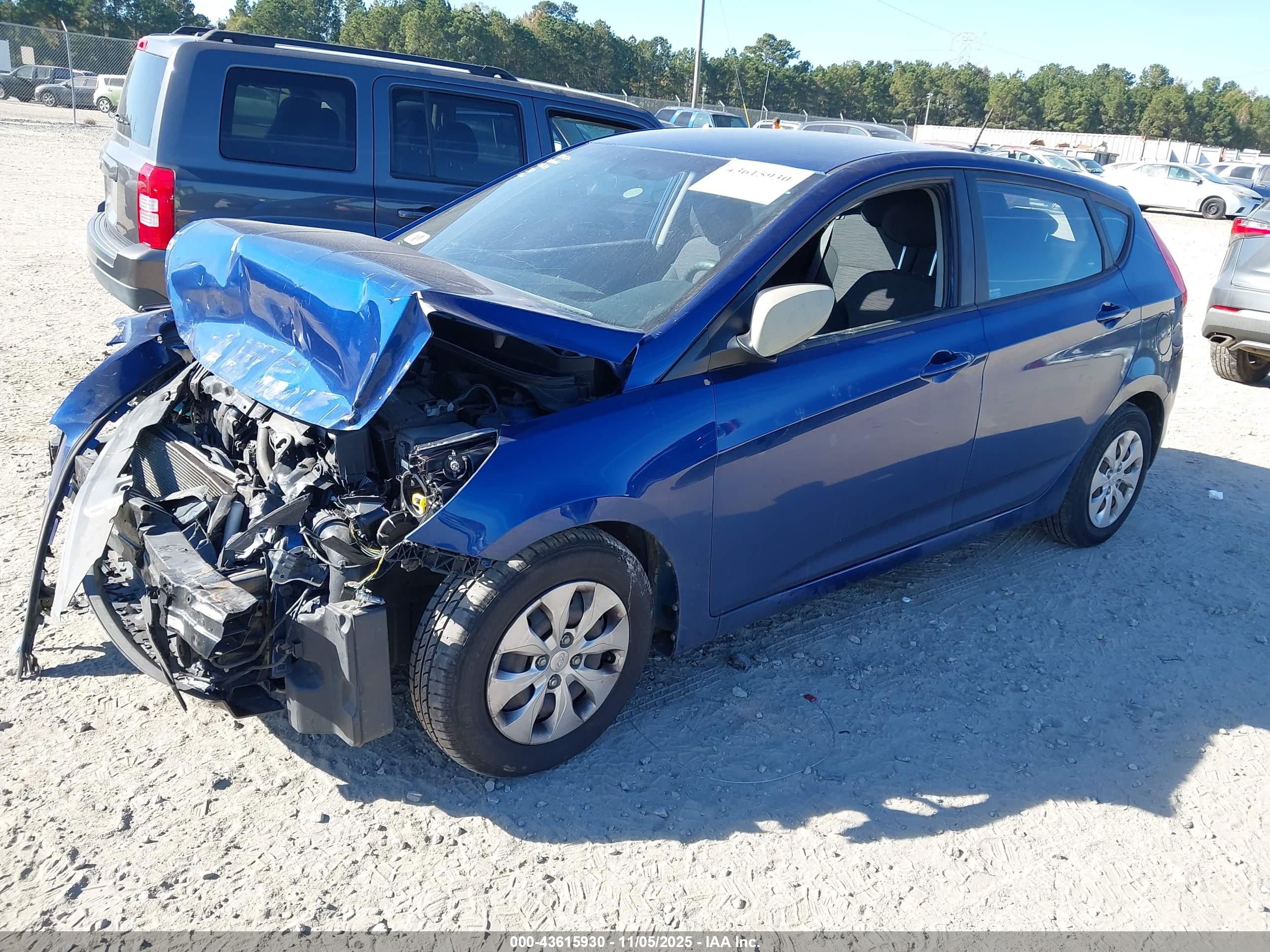 HYUNDAI ACCENT image 2