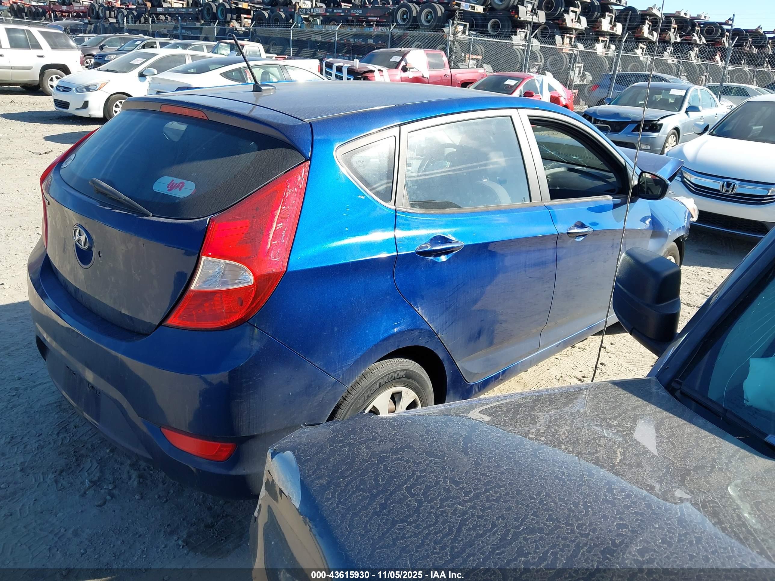 HYUNDAI ACCENT image 4
