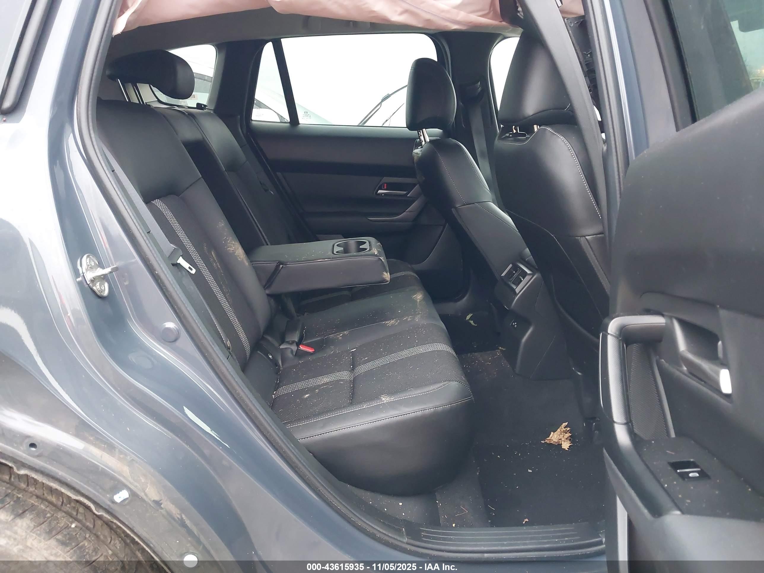 MAZDA CX-50 image 8