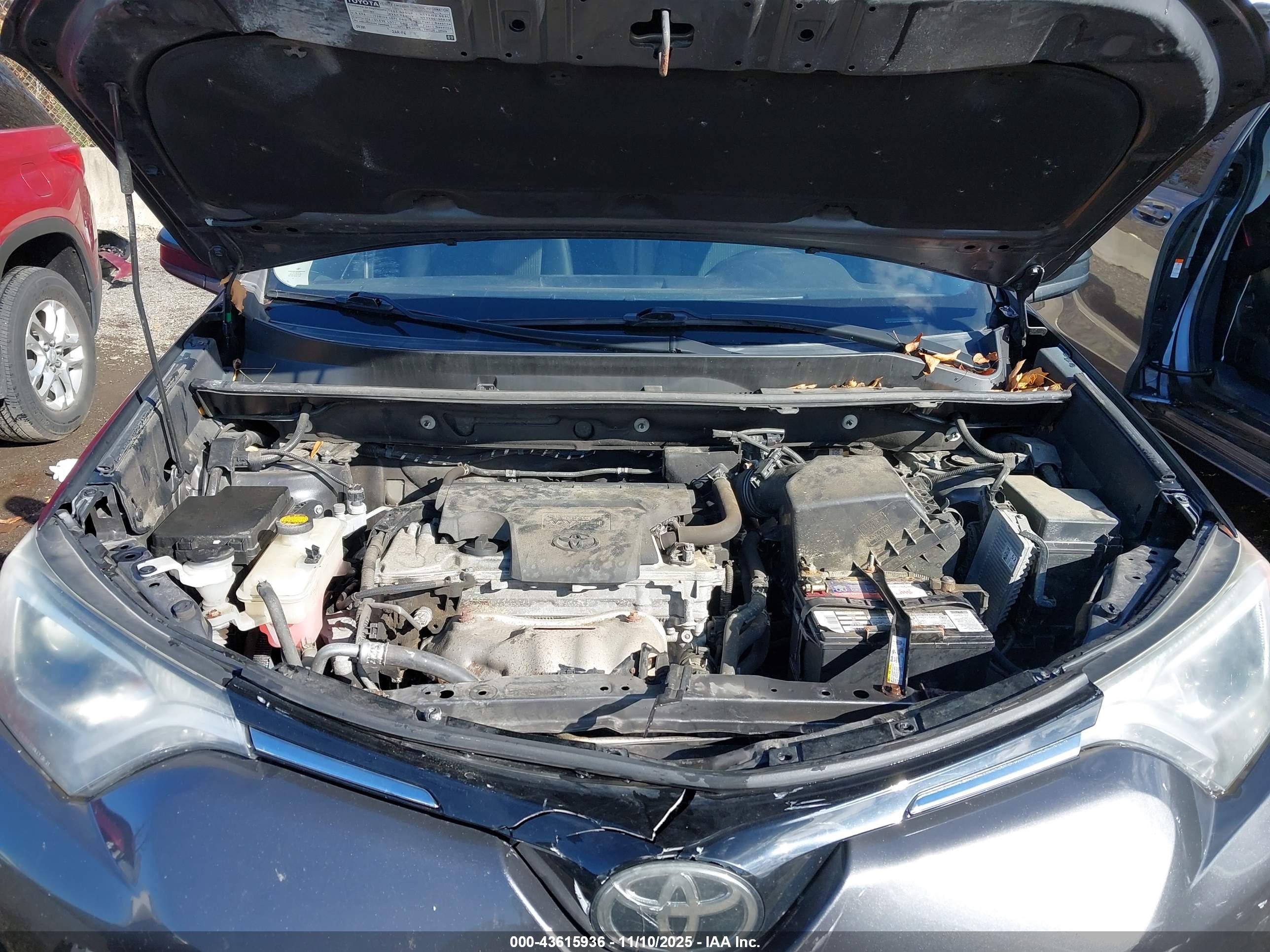 TOYOTA RAV4 image 10