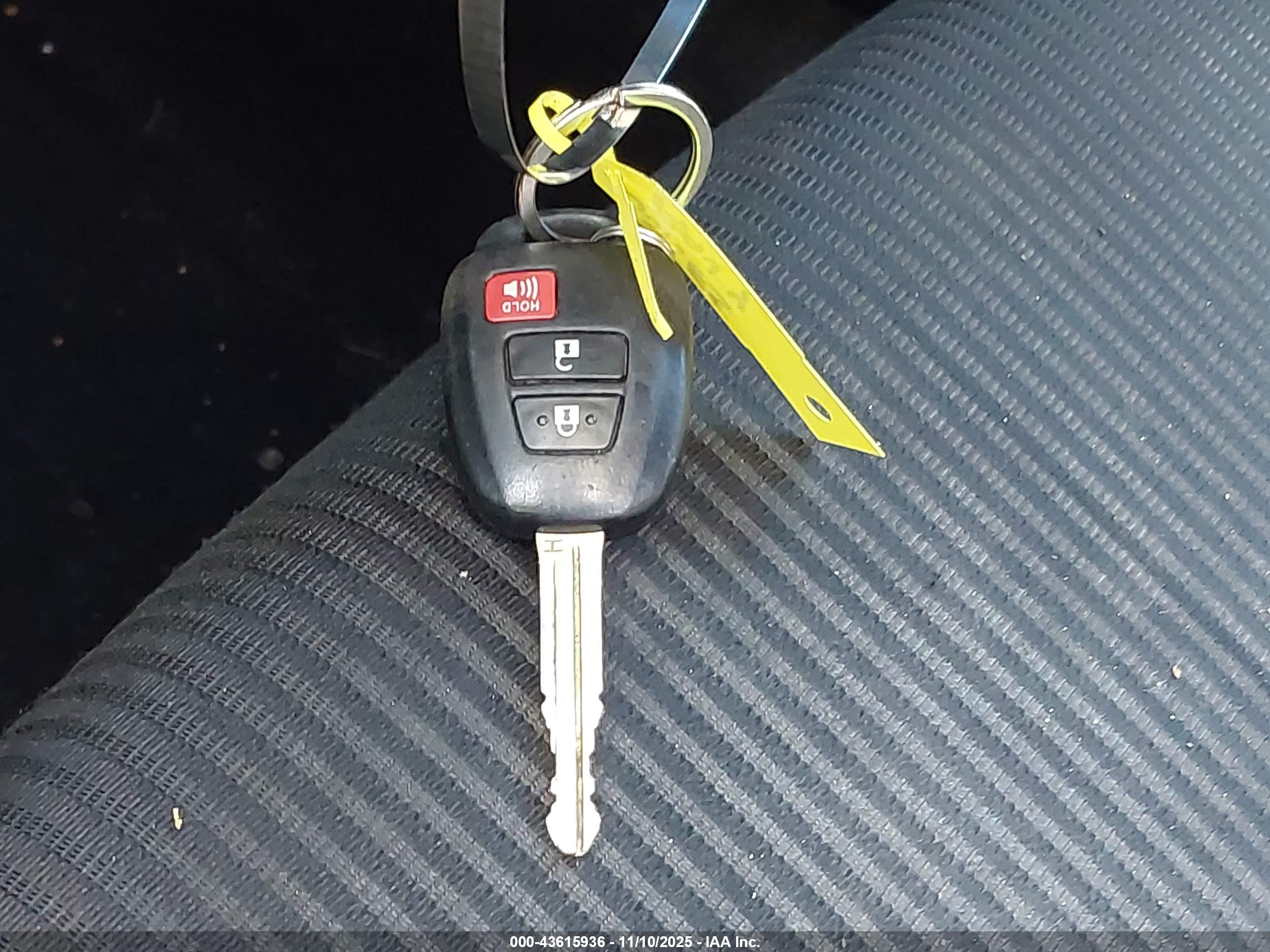 TOYOTA RAV4 image 11