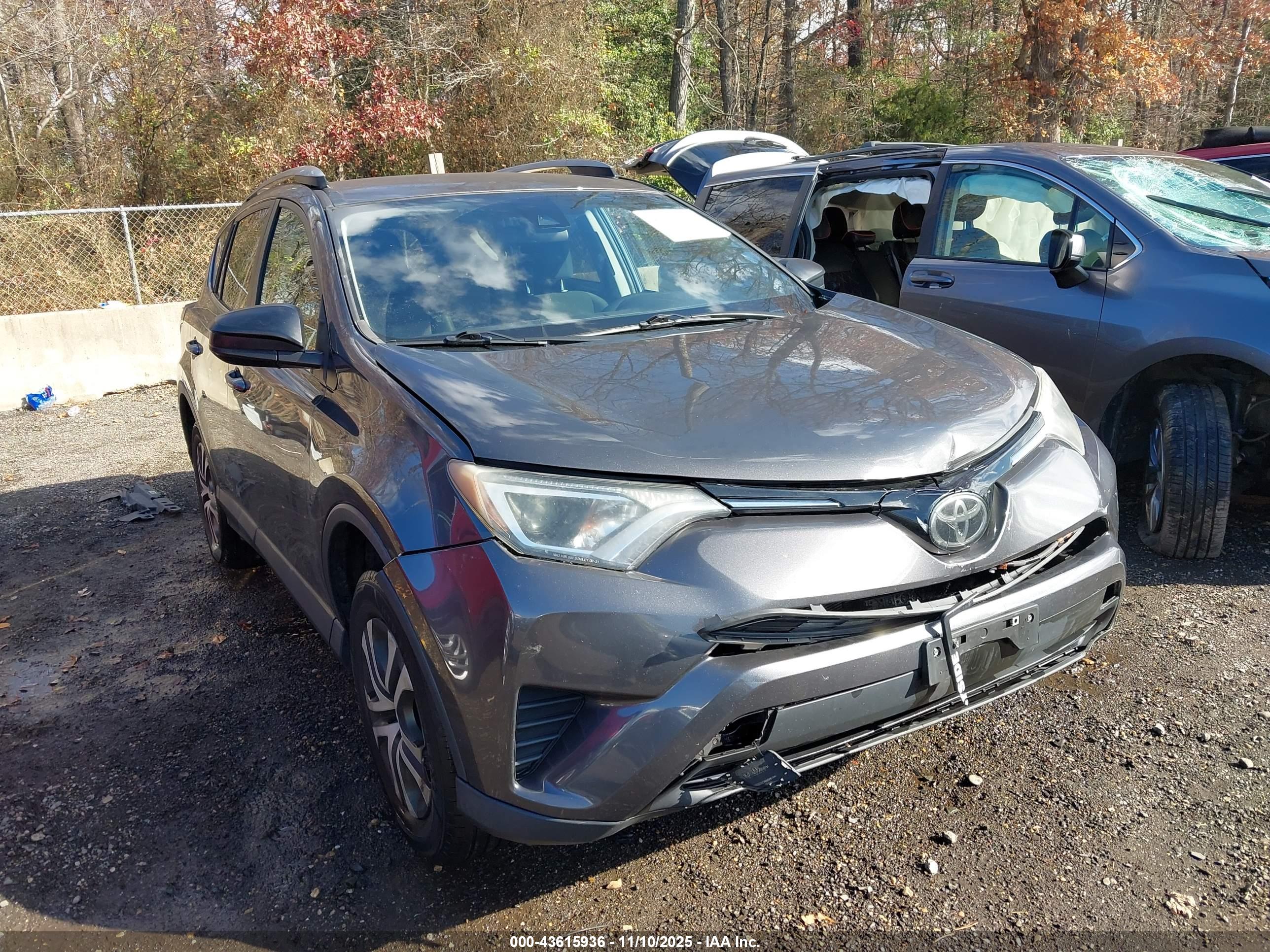 TOYOTA RAV4 image 6