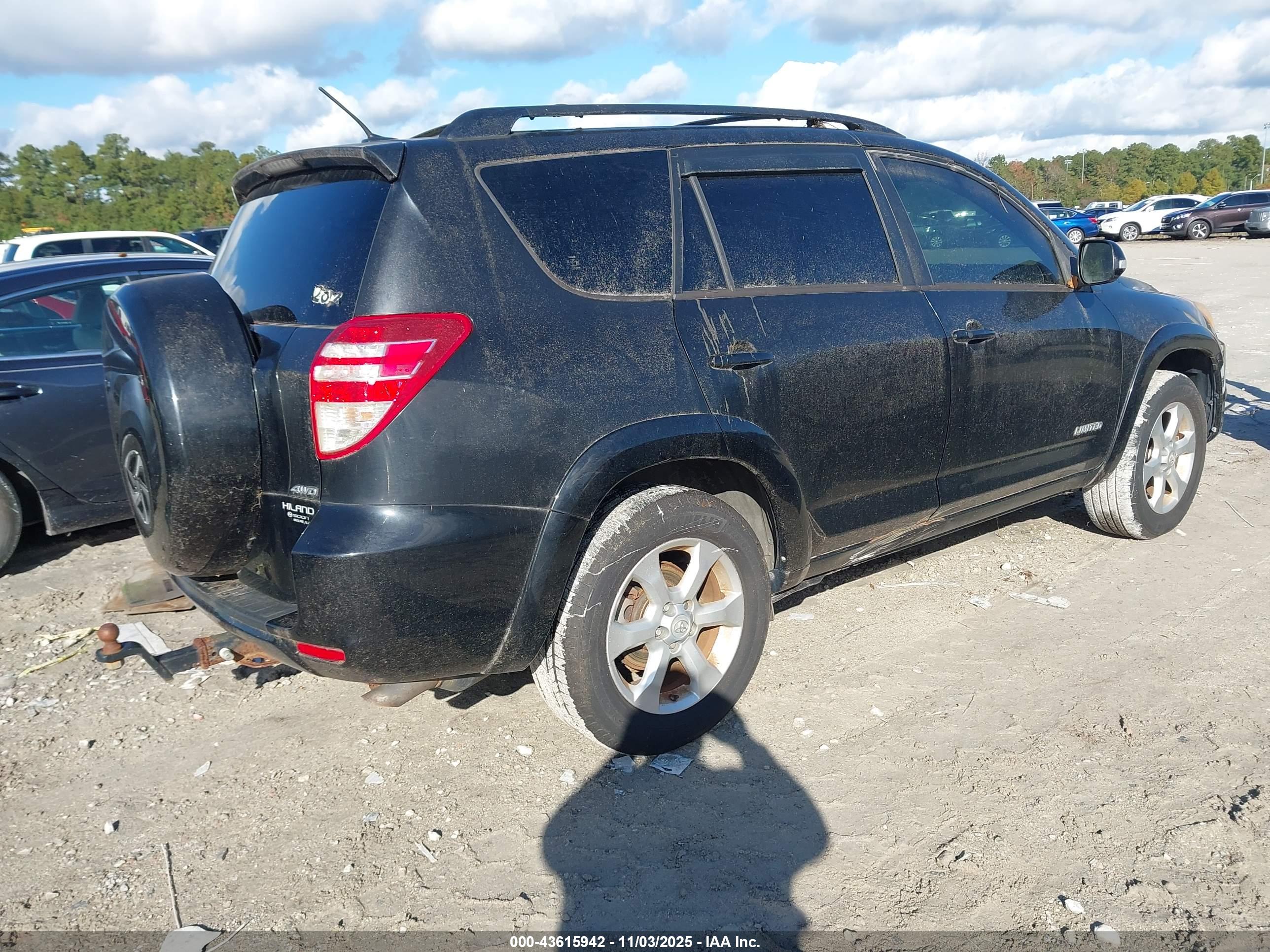 TOYOTA RAV4 image 4
