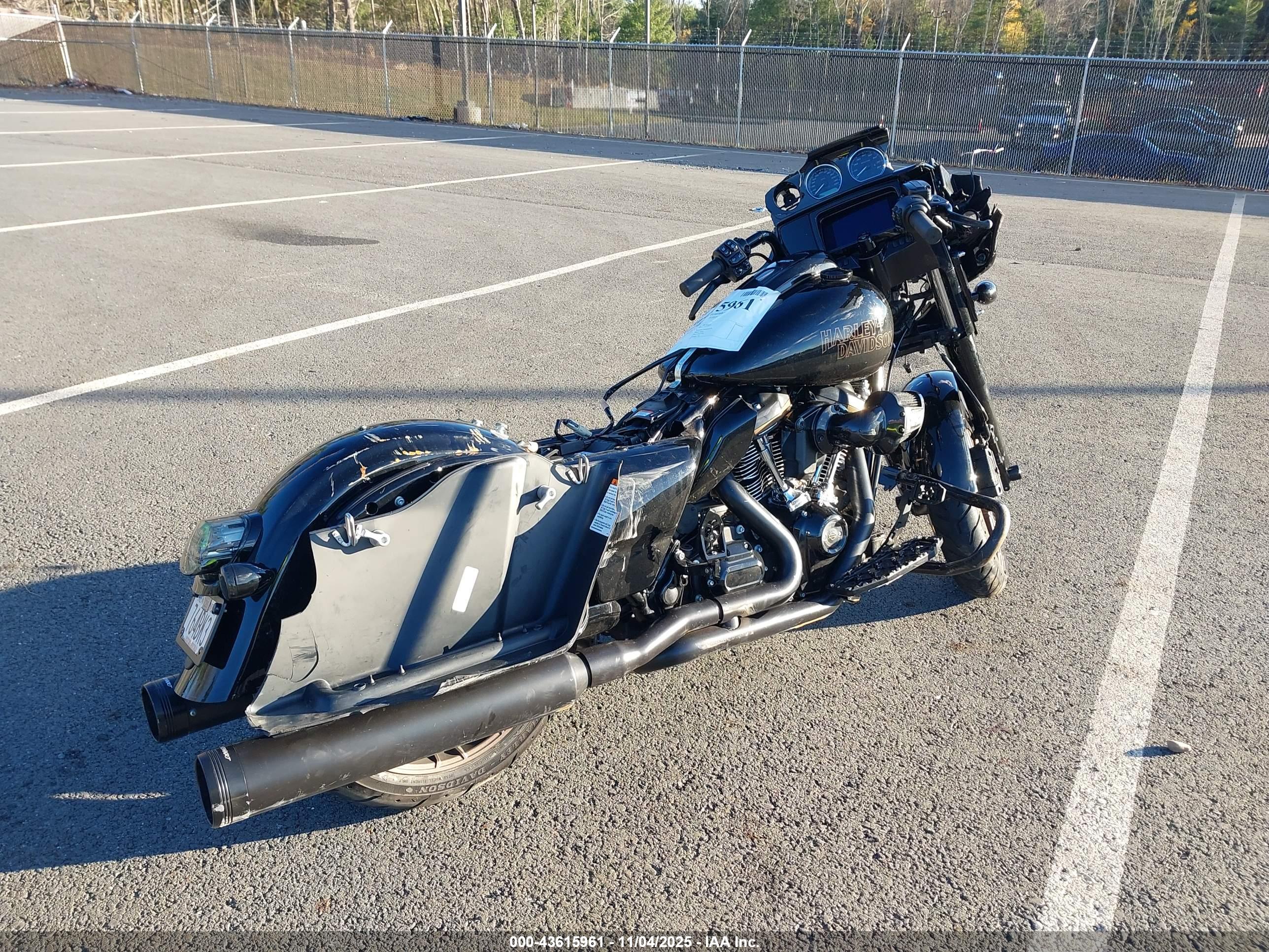 HARLEY-DAVIDSON FLHXST image 4