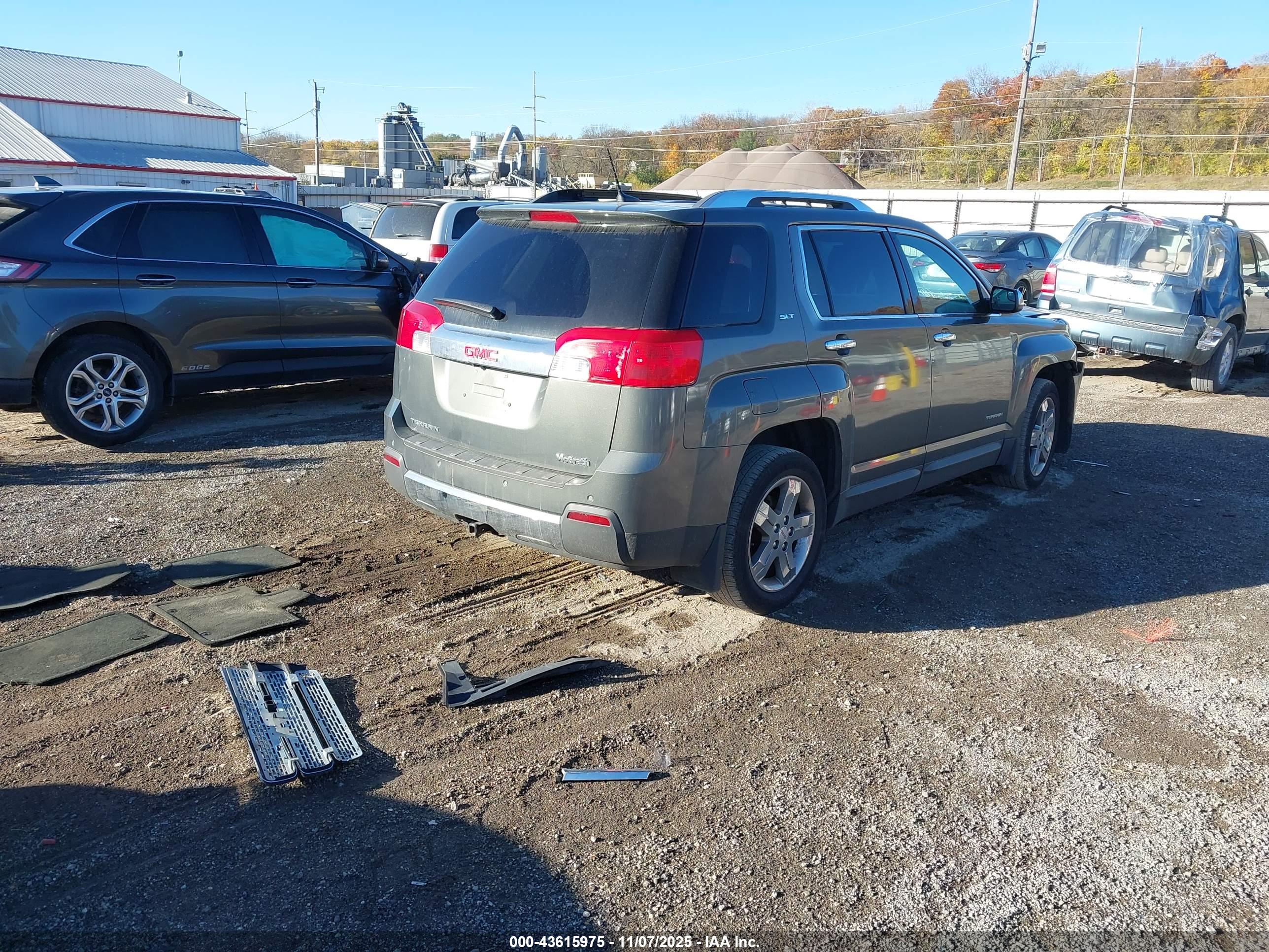 GMC TERRAIN image 4