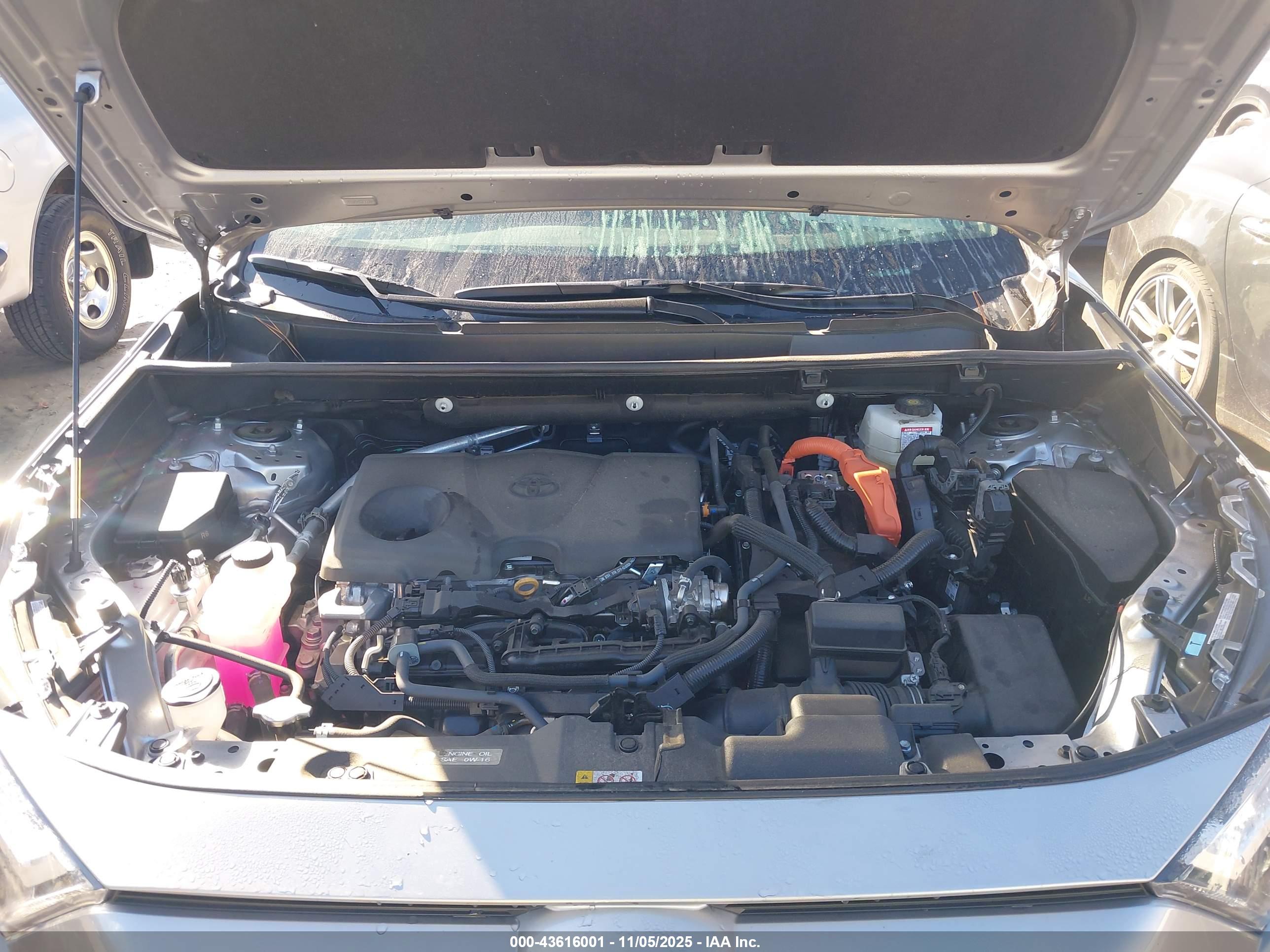 TOYOTA RAV4 image 10