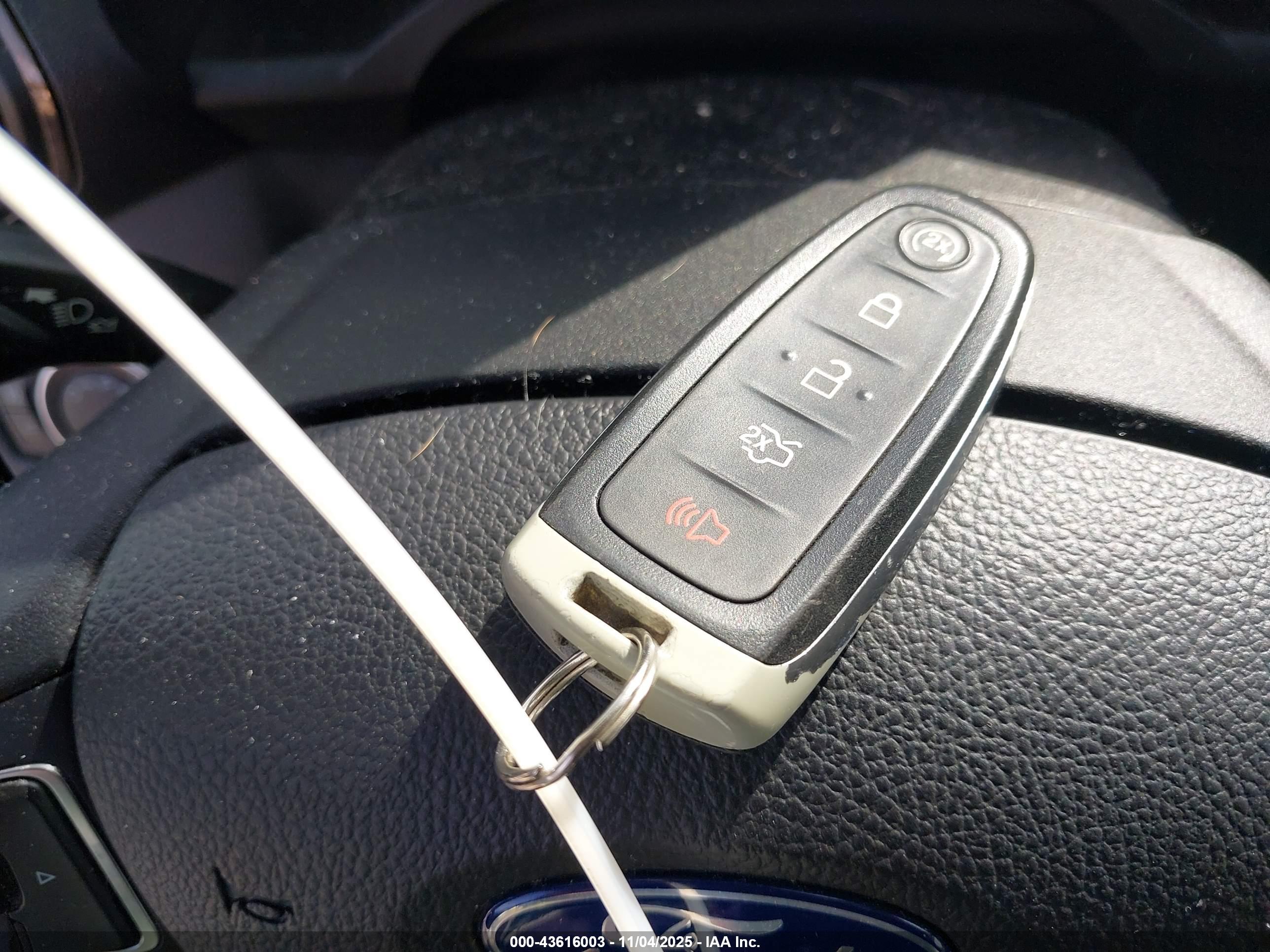 FORD ESCAPE image 11
