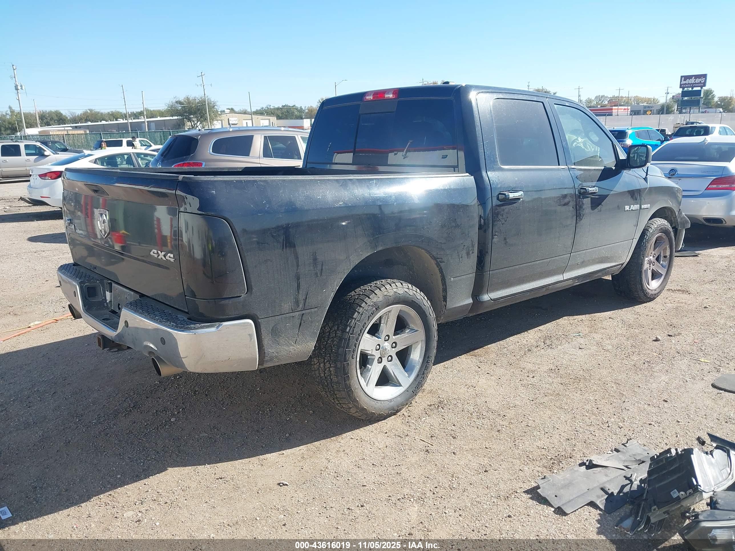 DODGE RAM image 4