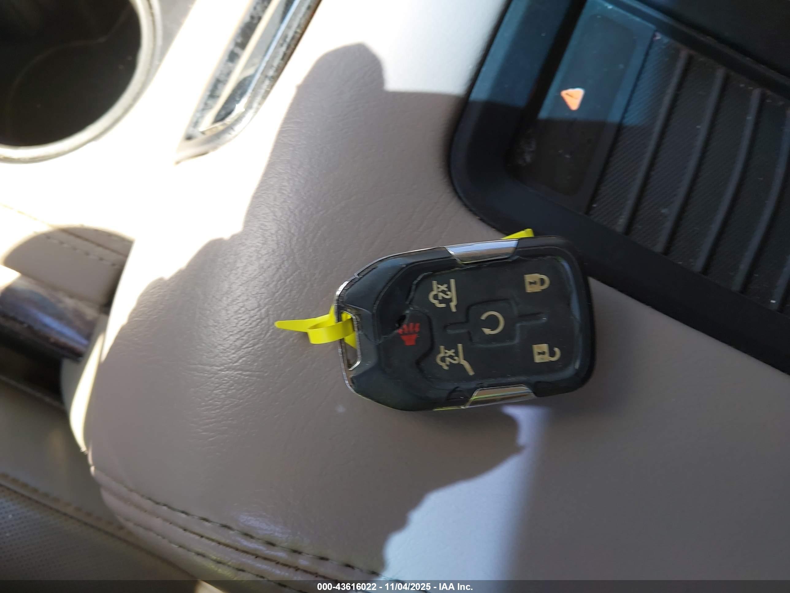 GMC YUKON image 11