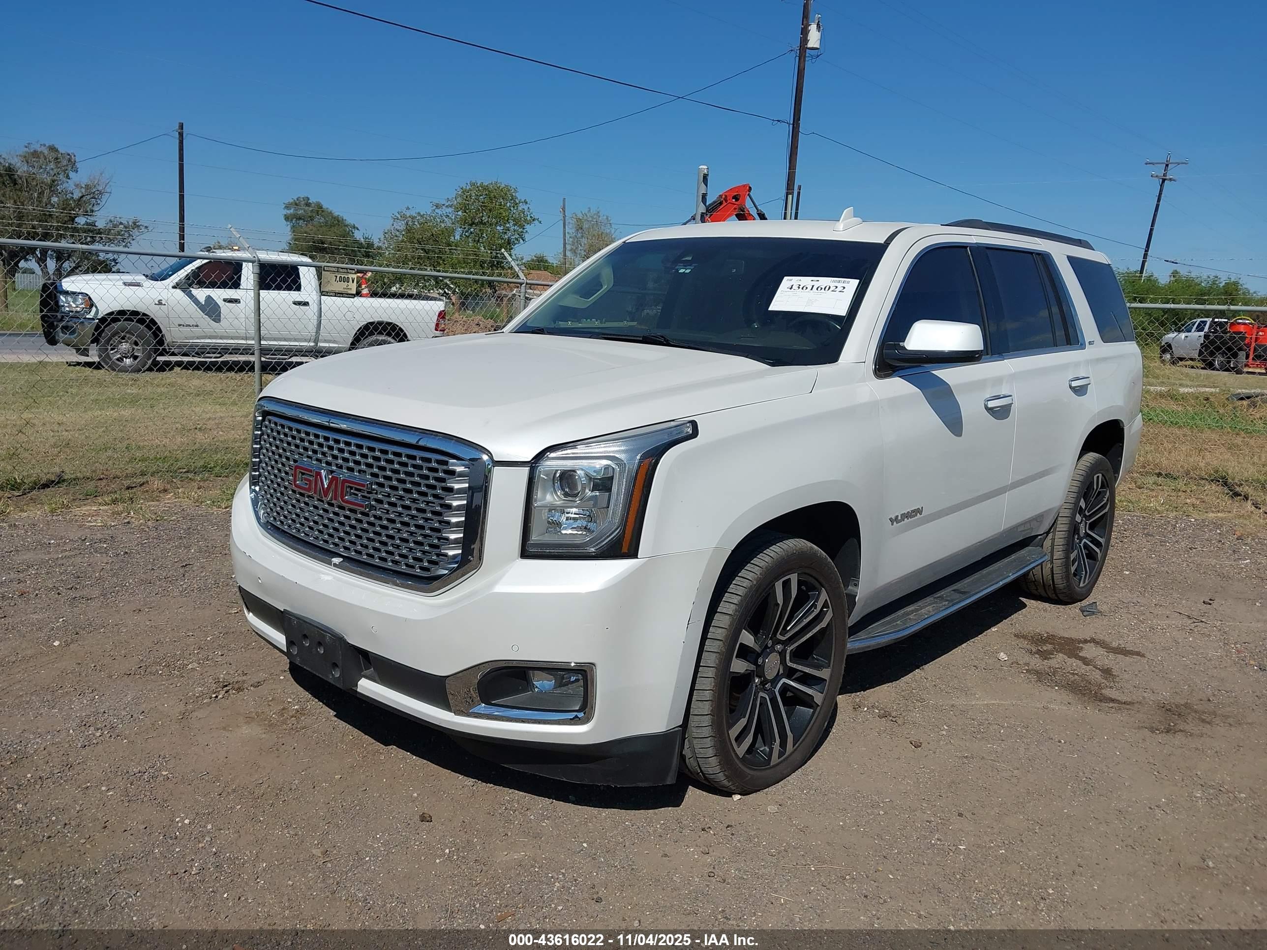 GMC YUKON image 2