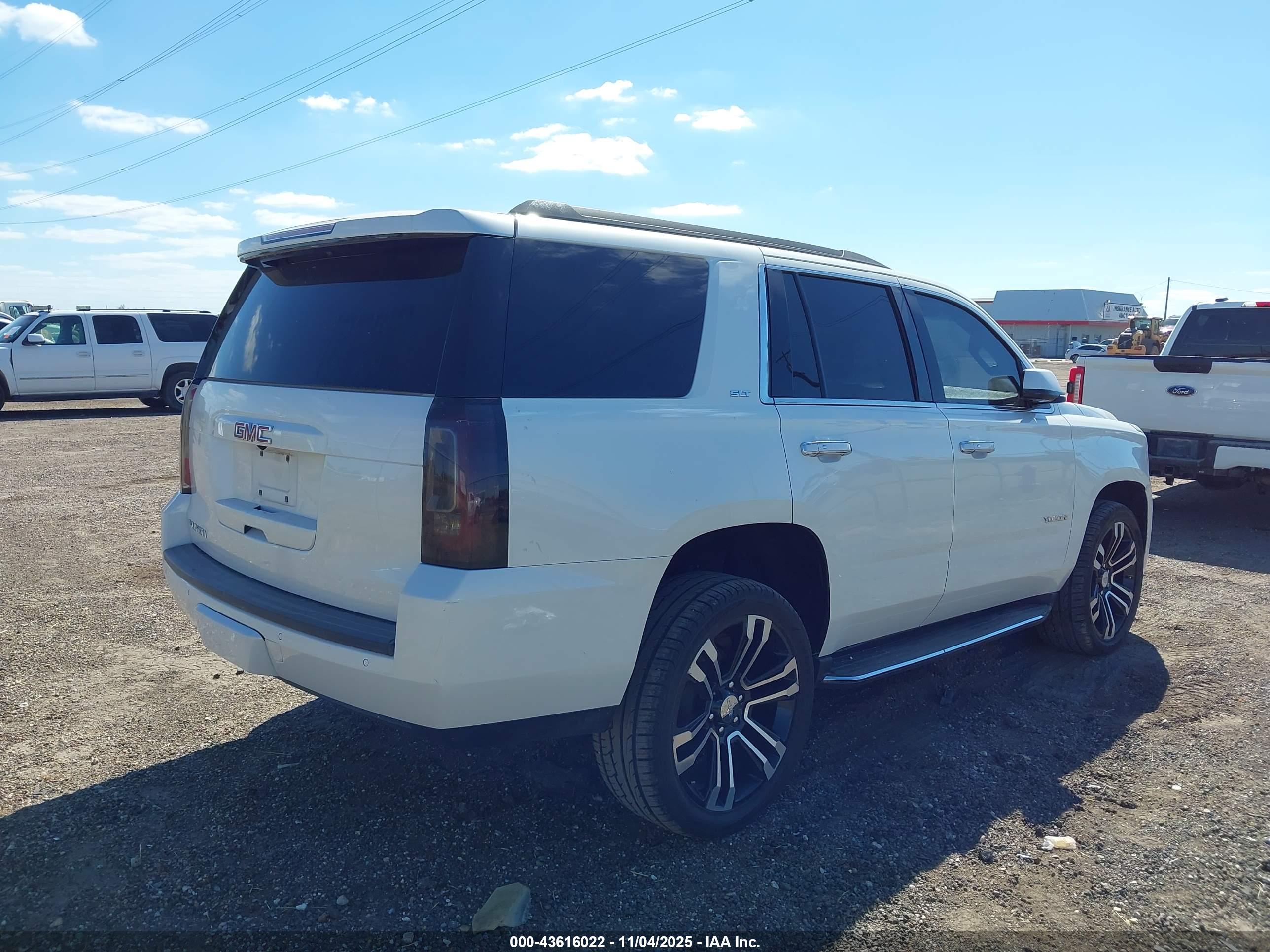 GMC YUKON image 4