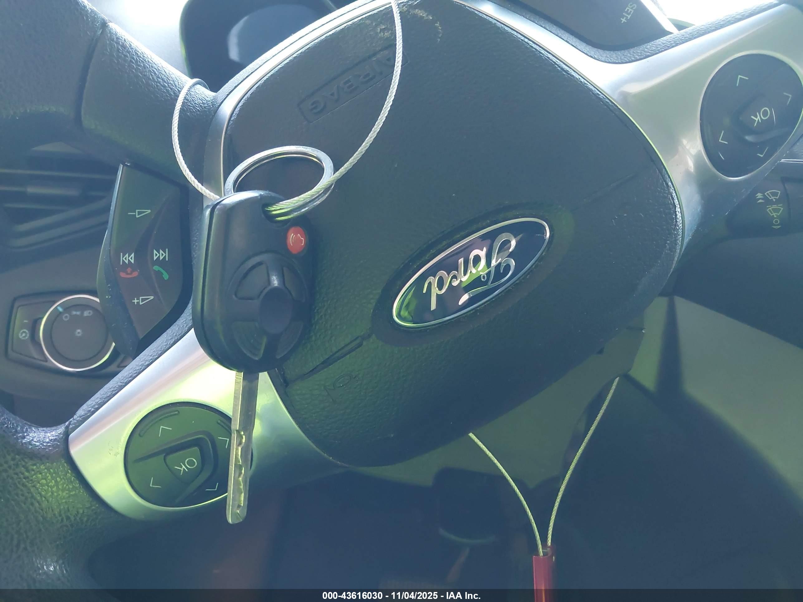 FORD ESCAPE image 11
