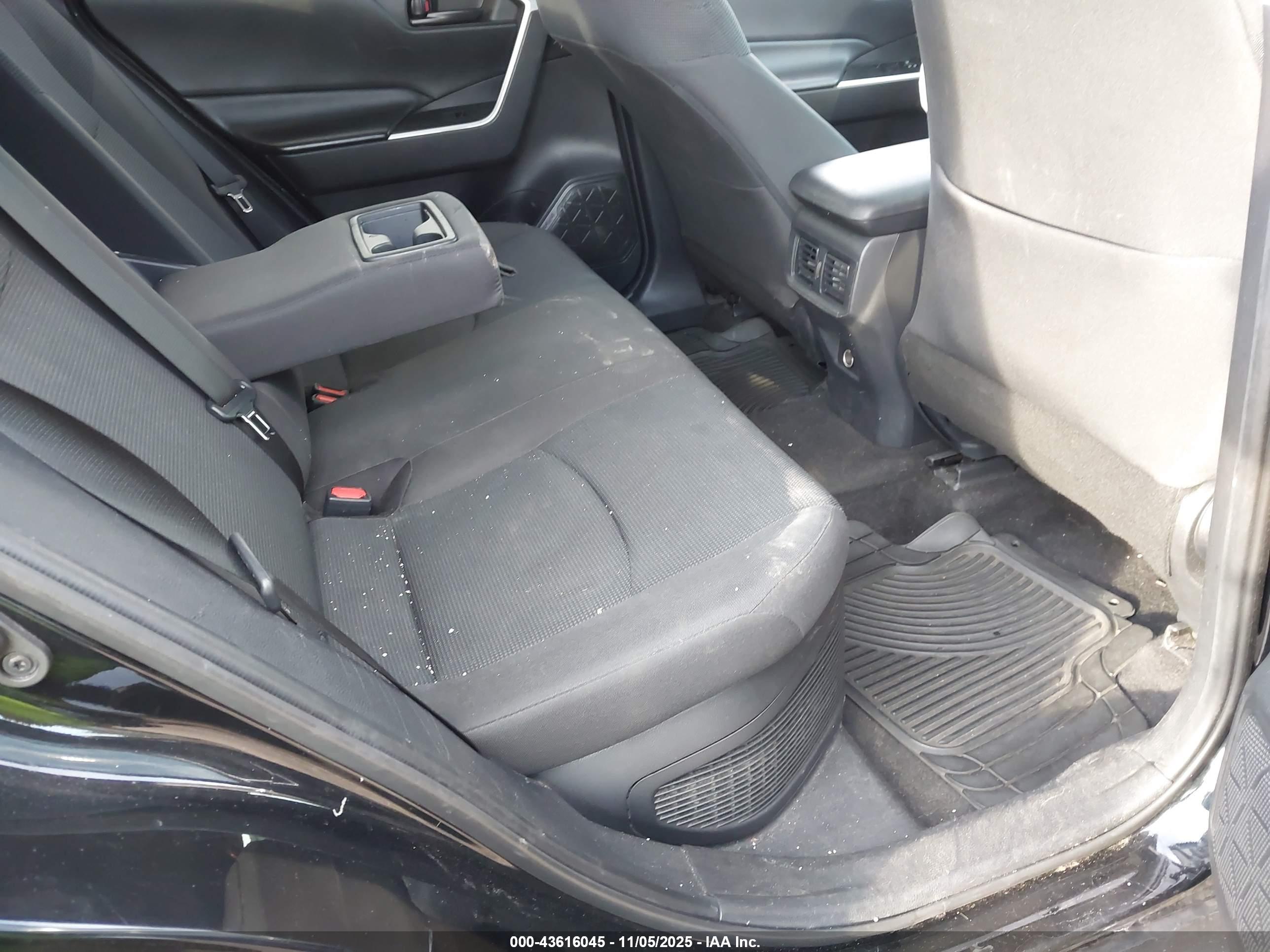 TOYOTA RAV4 image 8