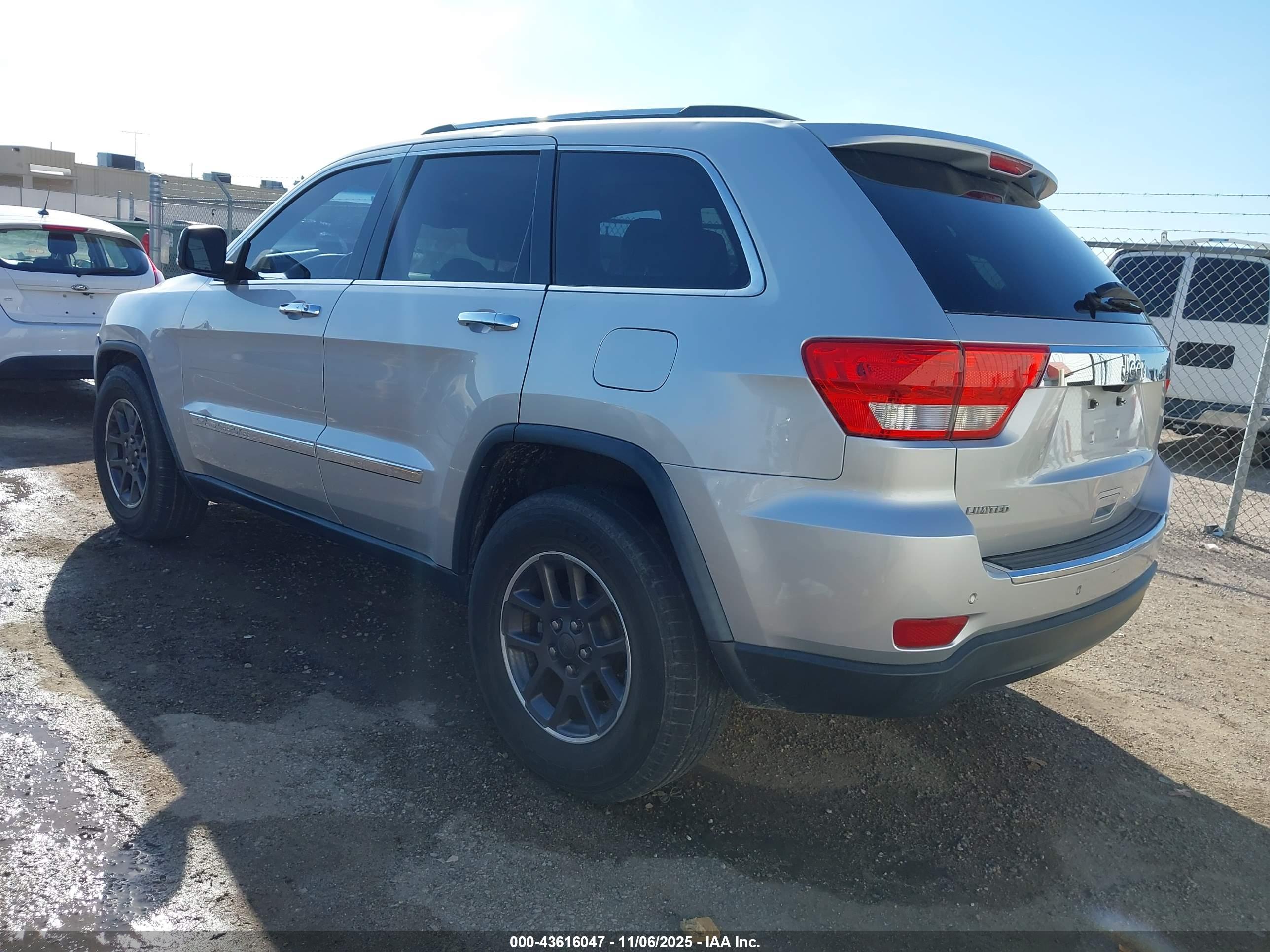 JEEP GRAND image 3