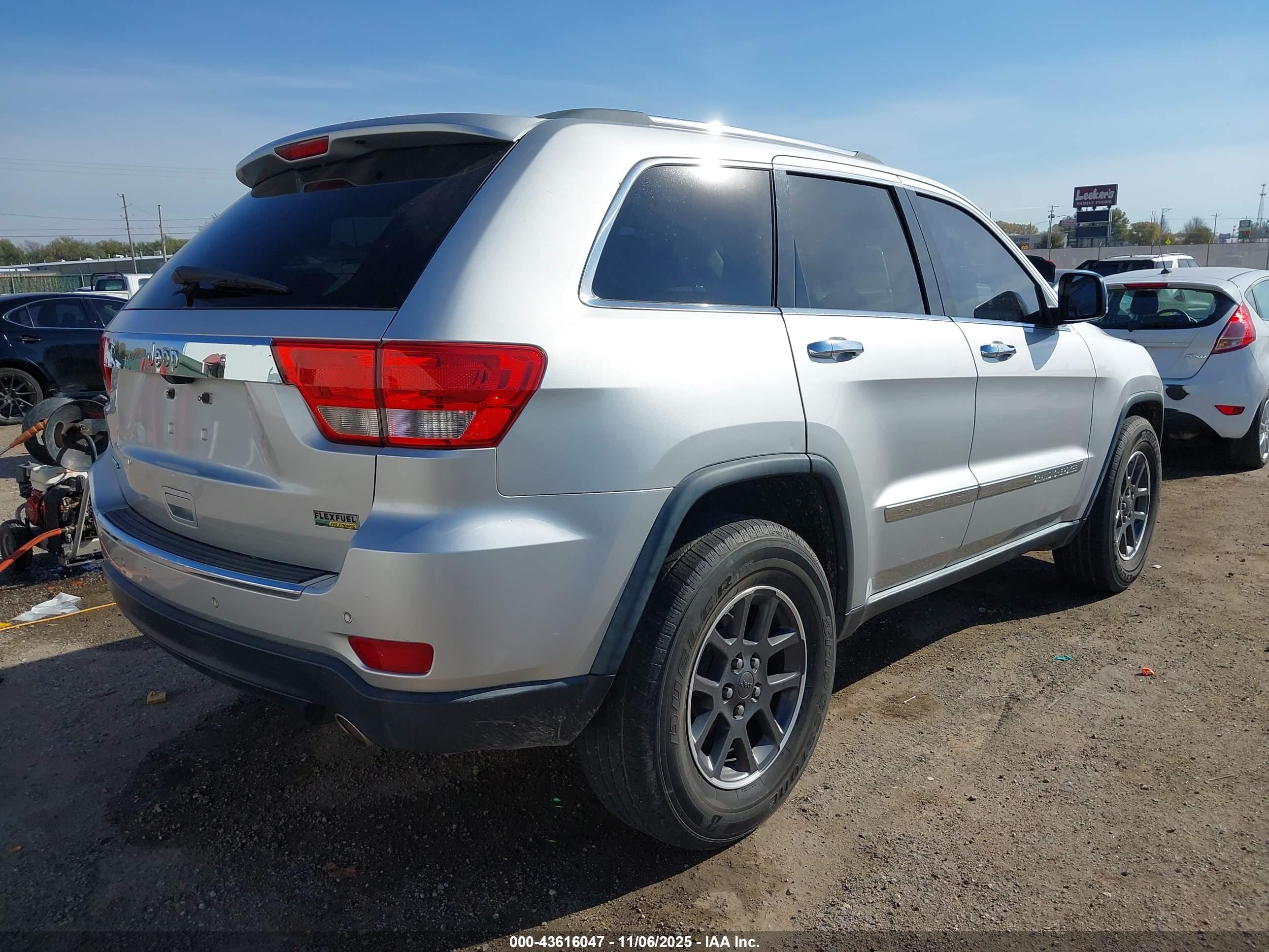 JEEP GRAND image 4