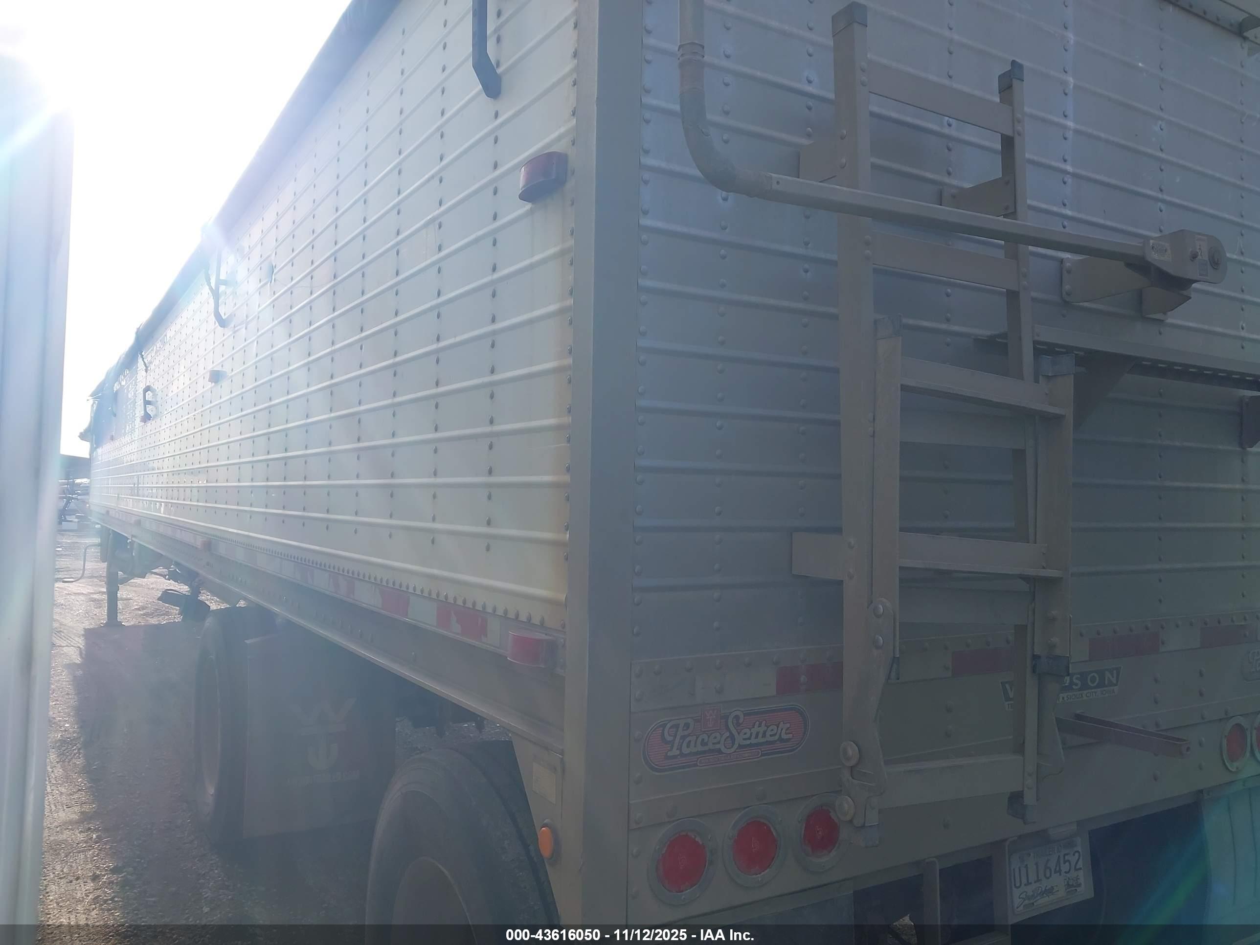 WILSON TRAILER image 3