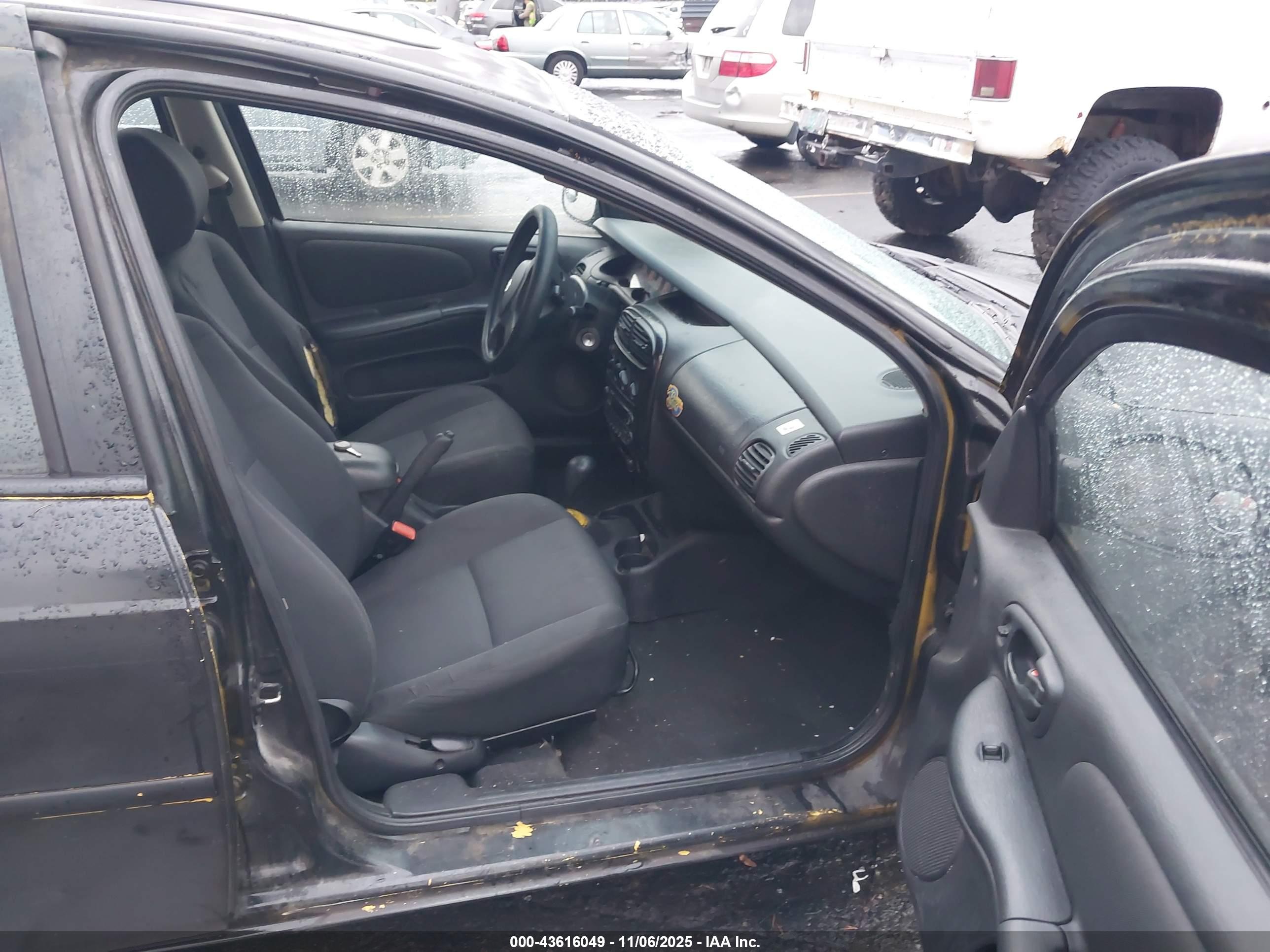 DODGE NEON image 5