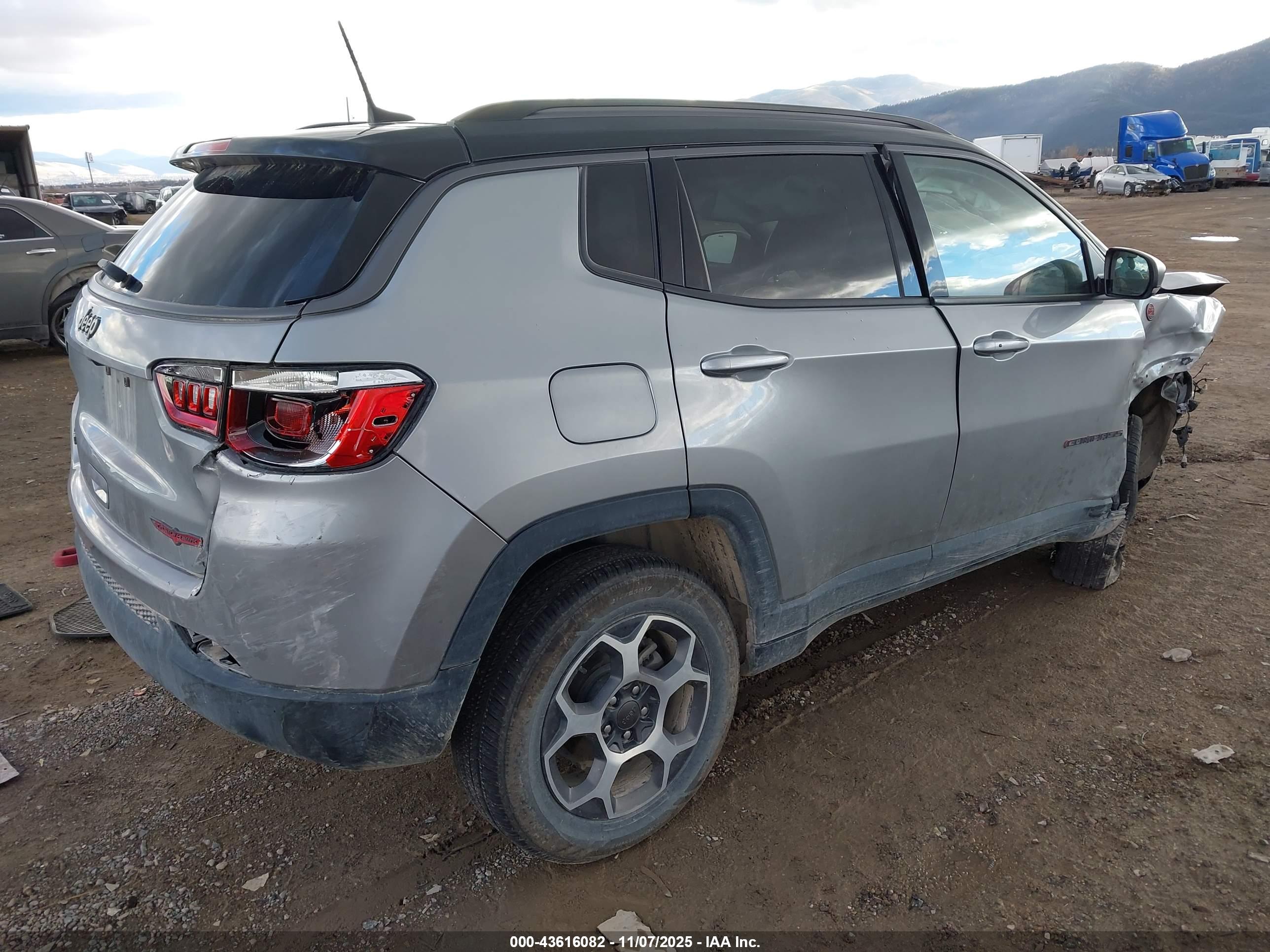 JEEP COMPASS image 4