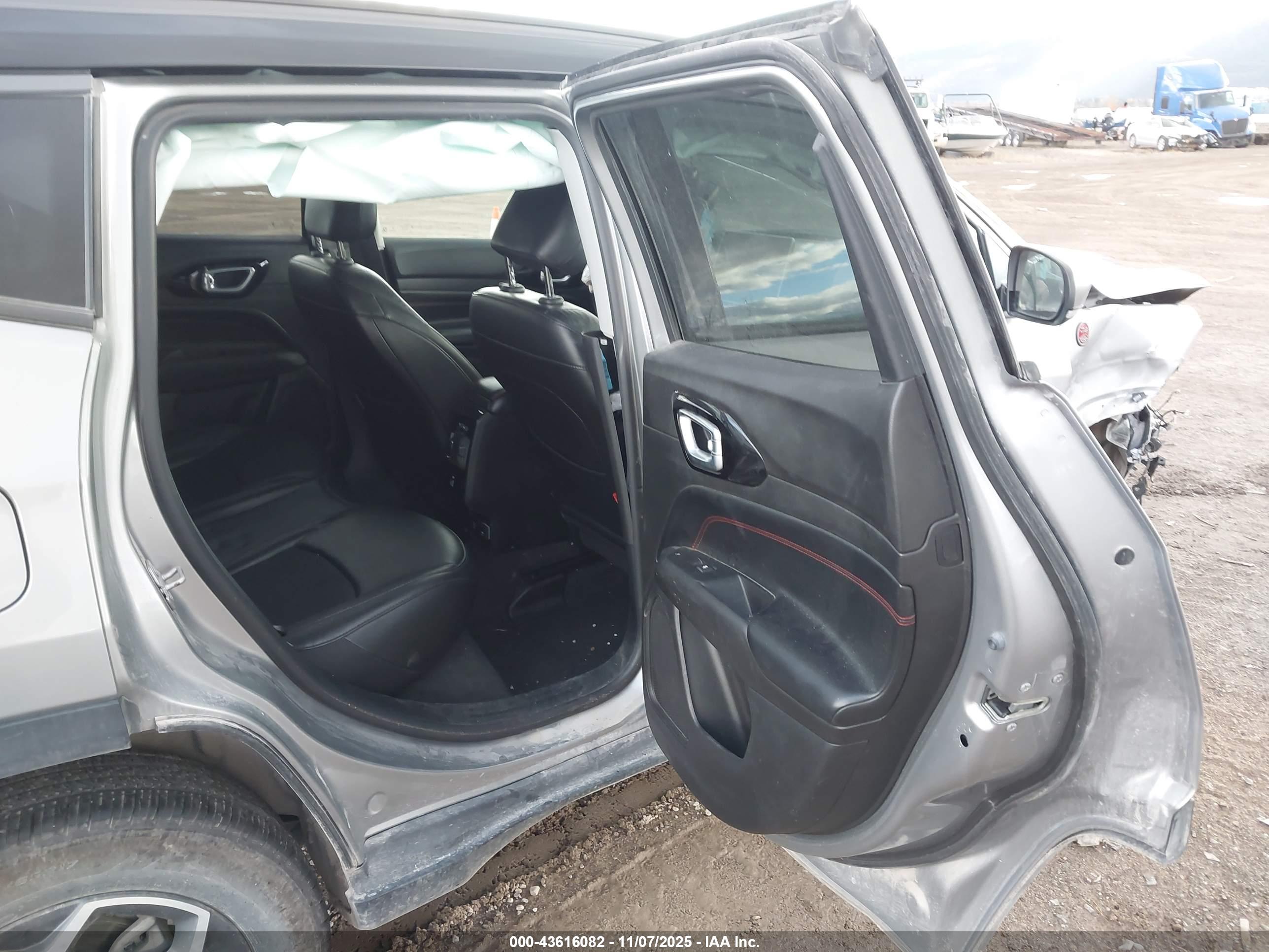 JEEP COMPASS image 8