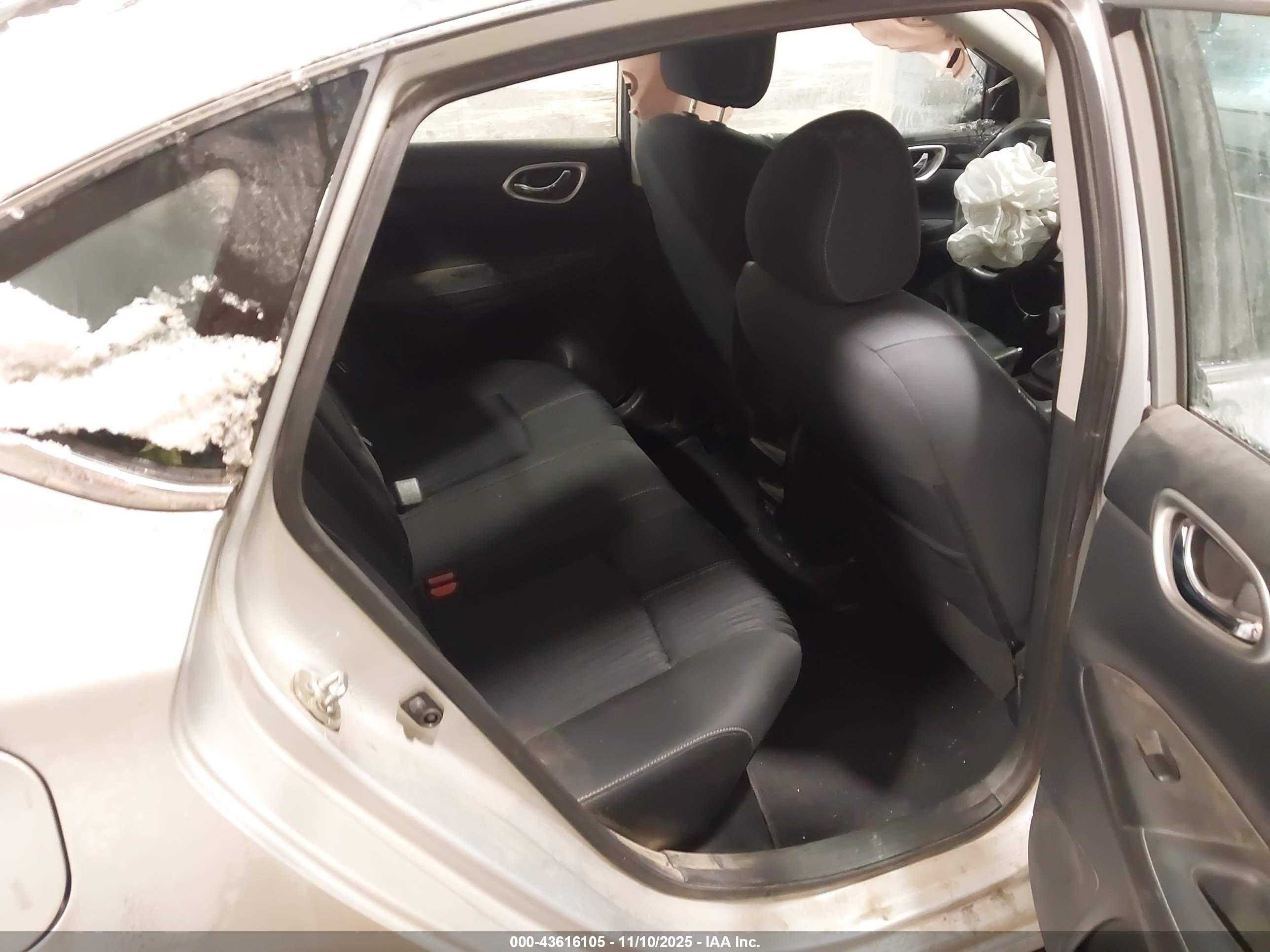 NISSAN SENTRA image 8