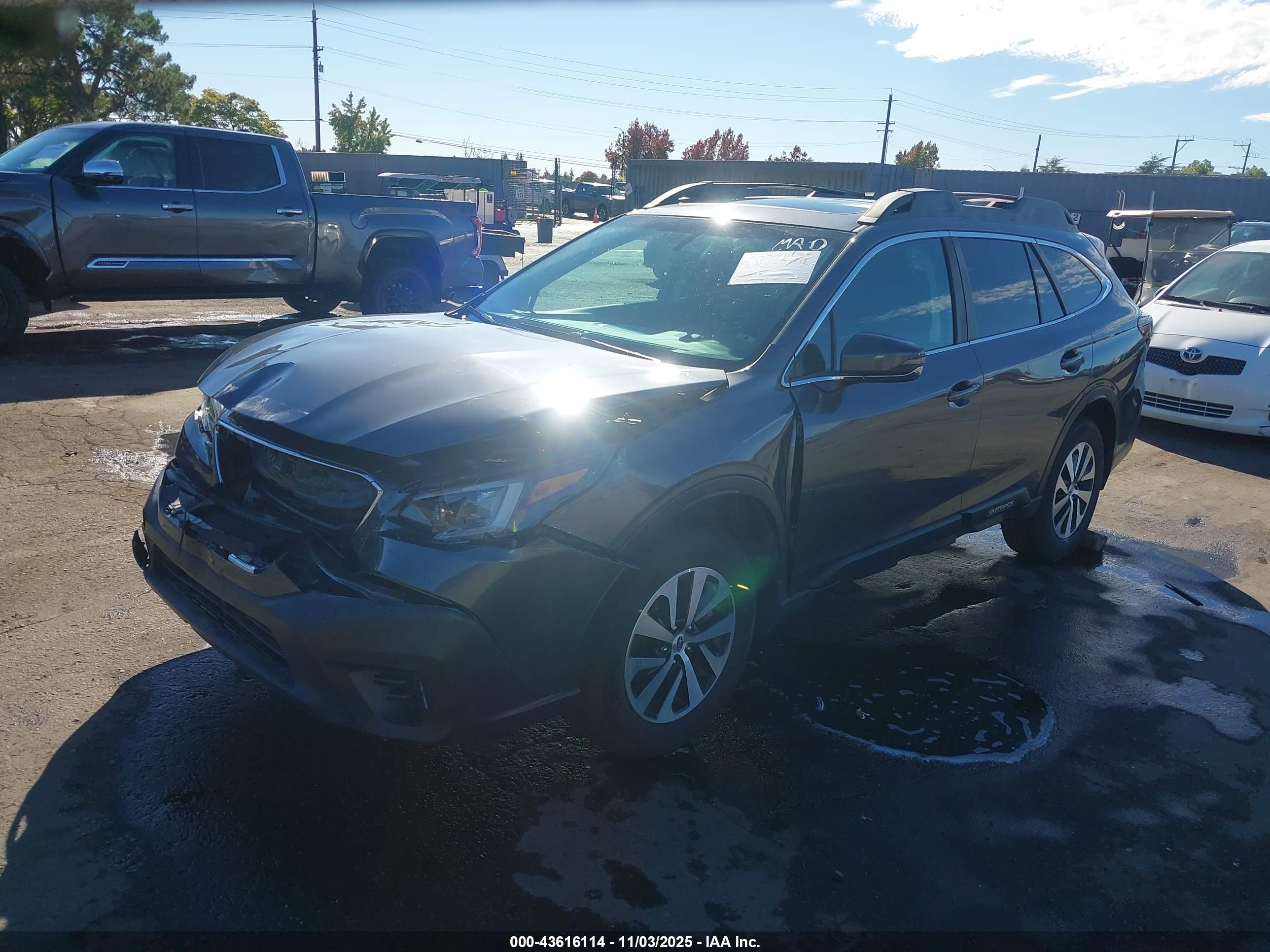 SUBARU OUTBACK image 2