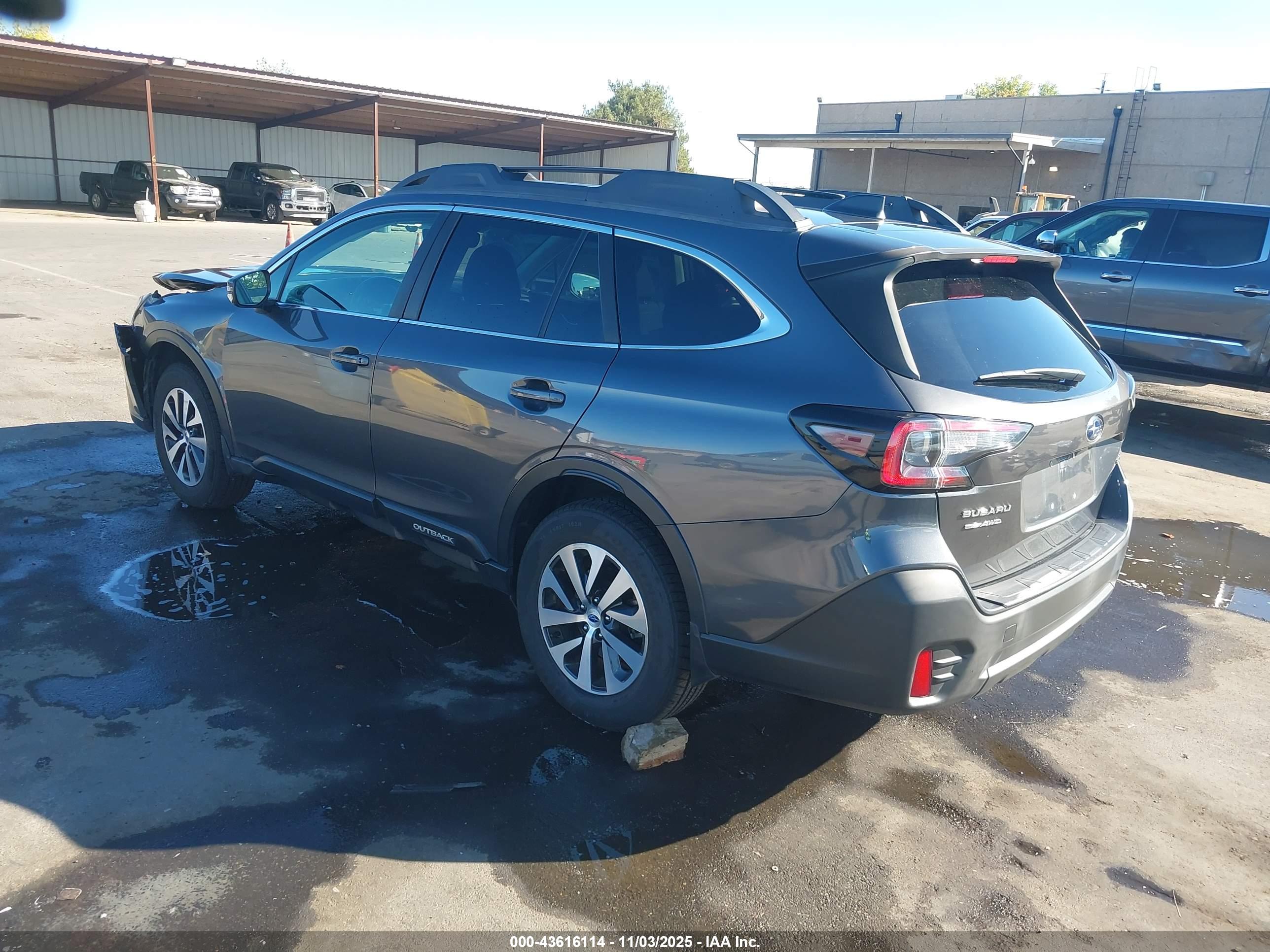 SUBARU OUTBACK image 3
