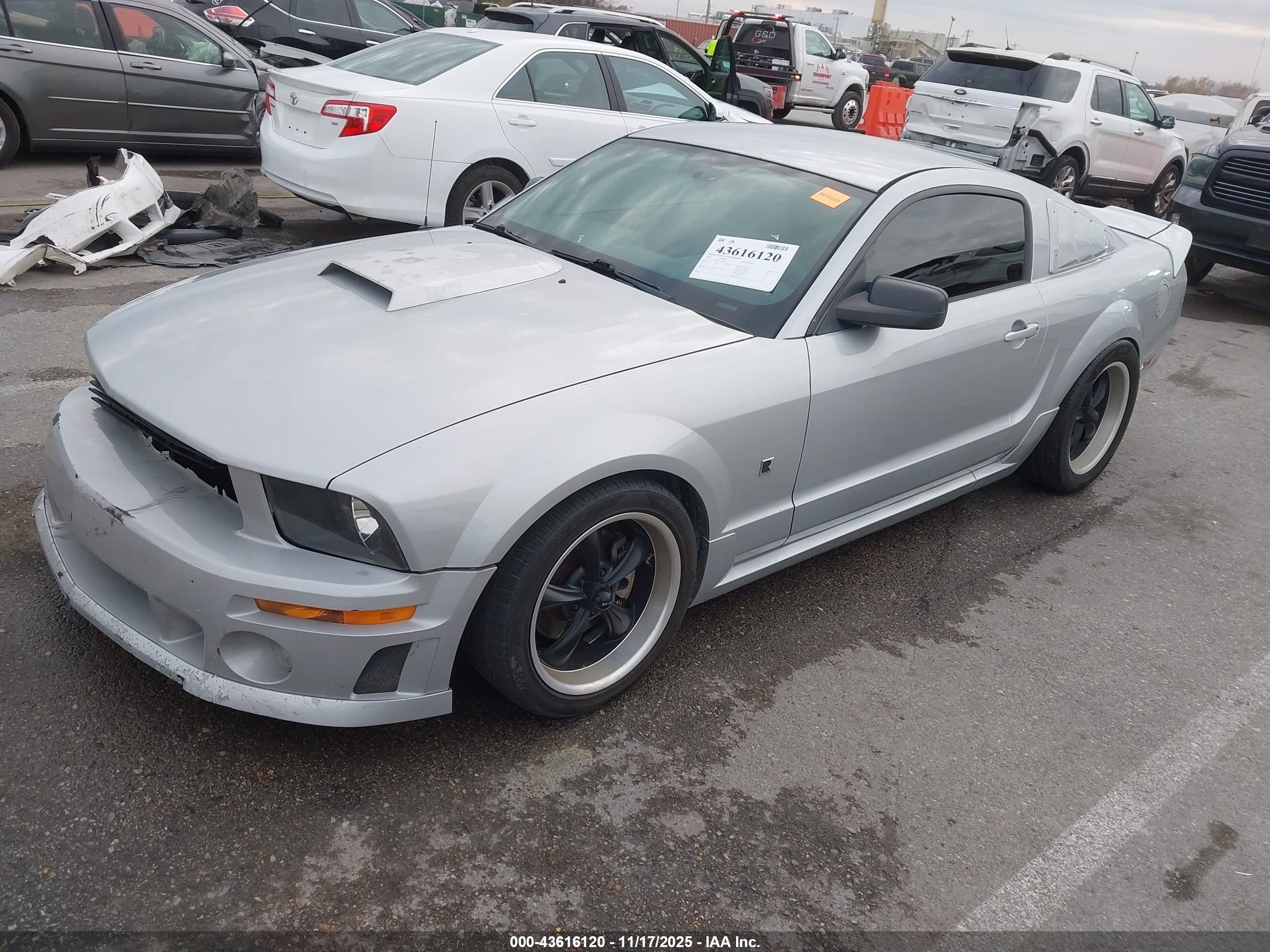 FORD MUSTANG image 2