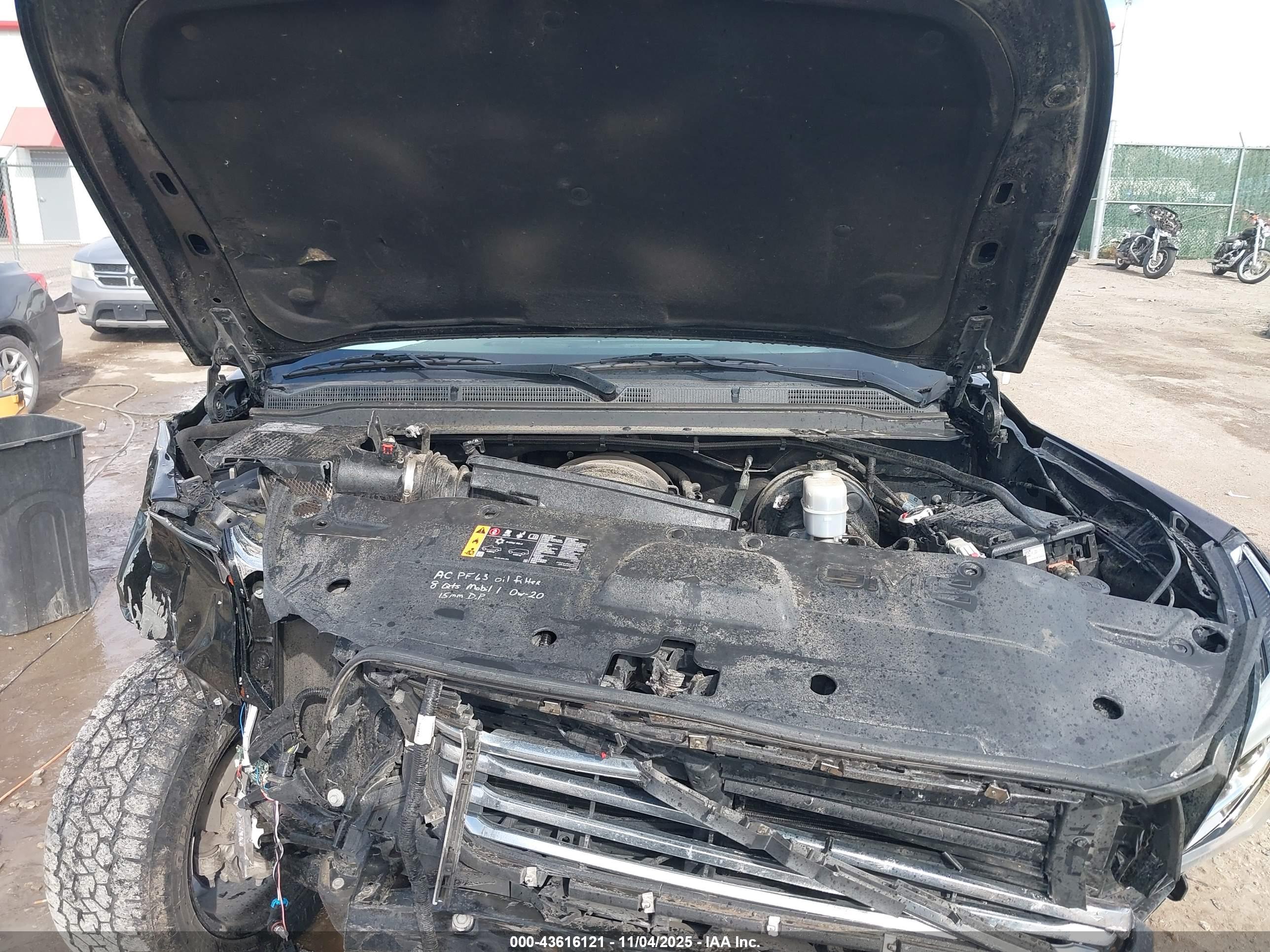 GMC YUKON image 10