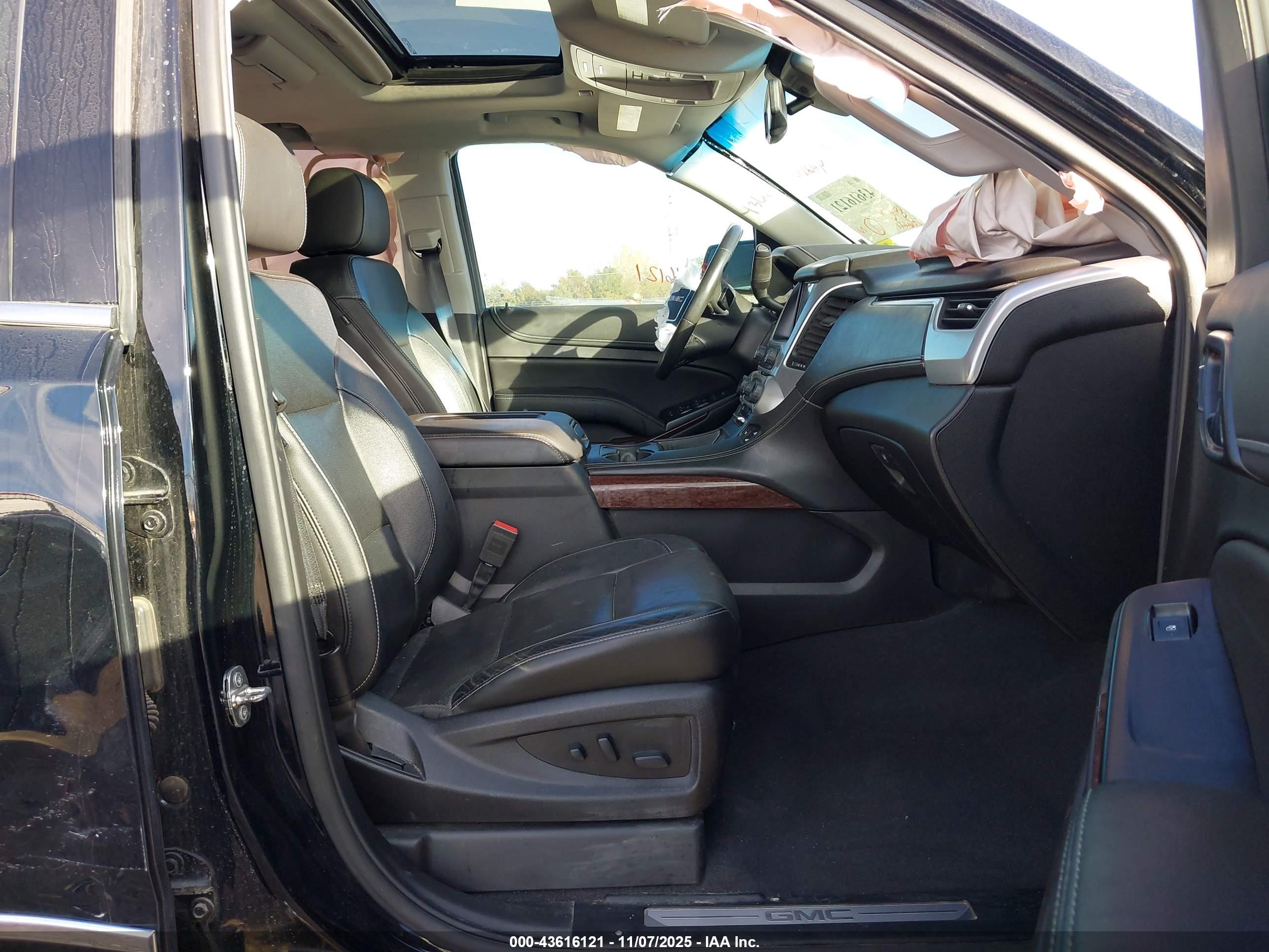 GMC YUKON image 5