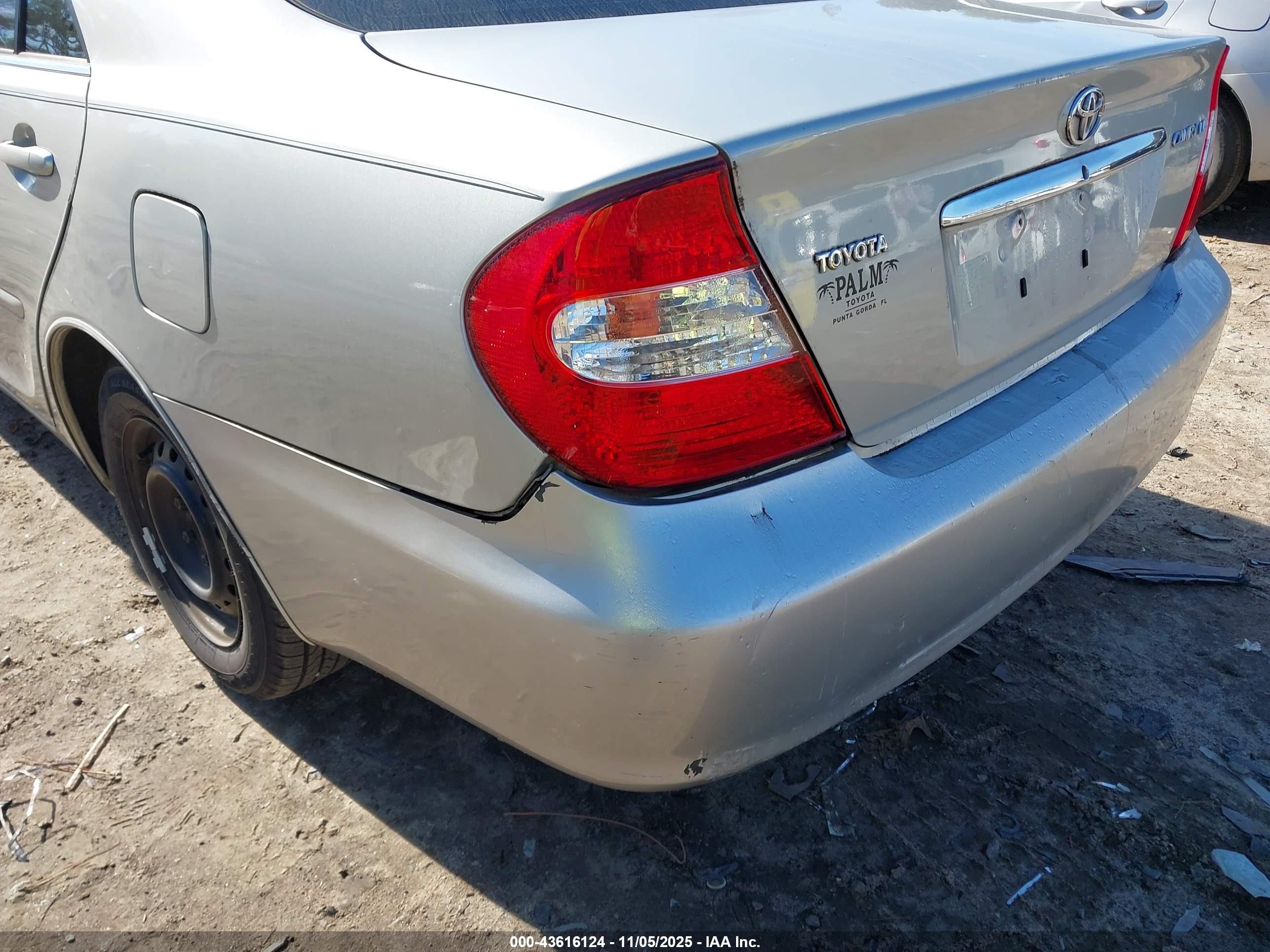 TOYOTA CAMRY image 6