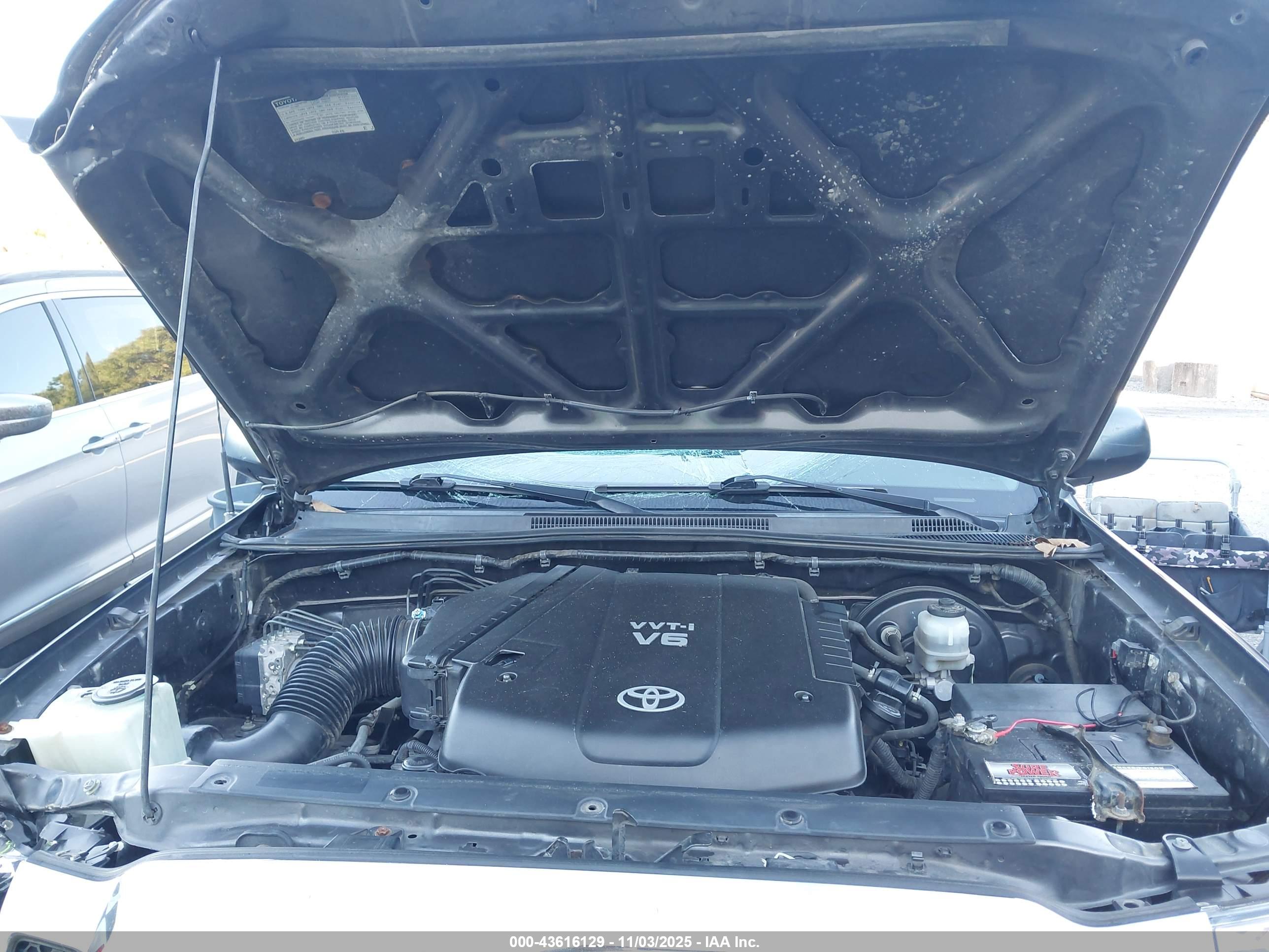 TOYOTA TACOMA image 10