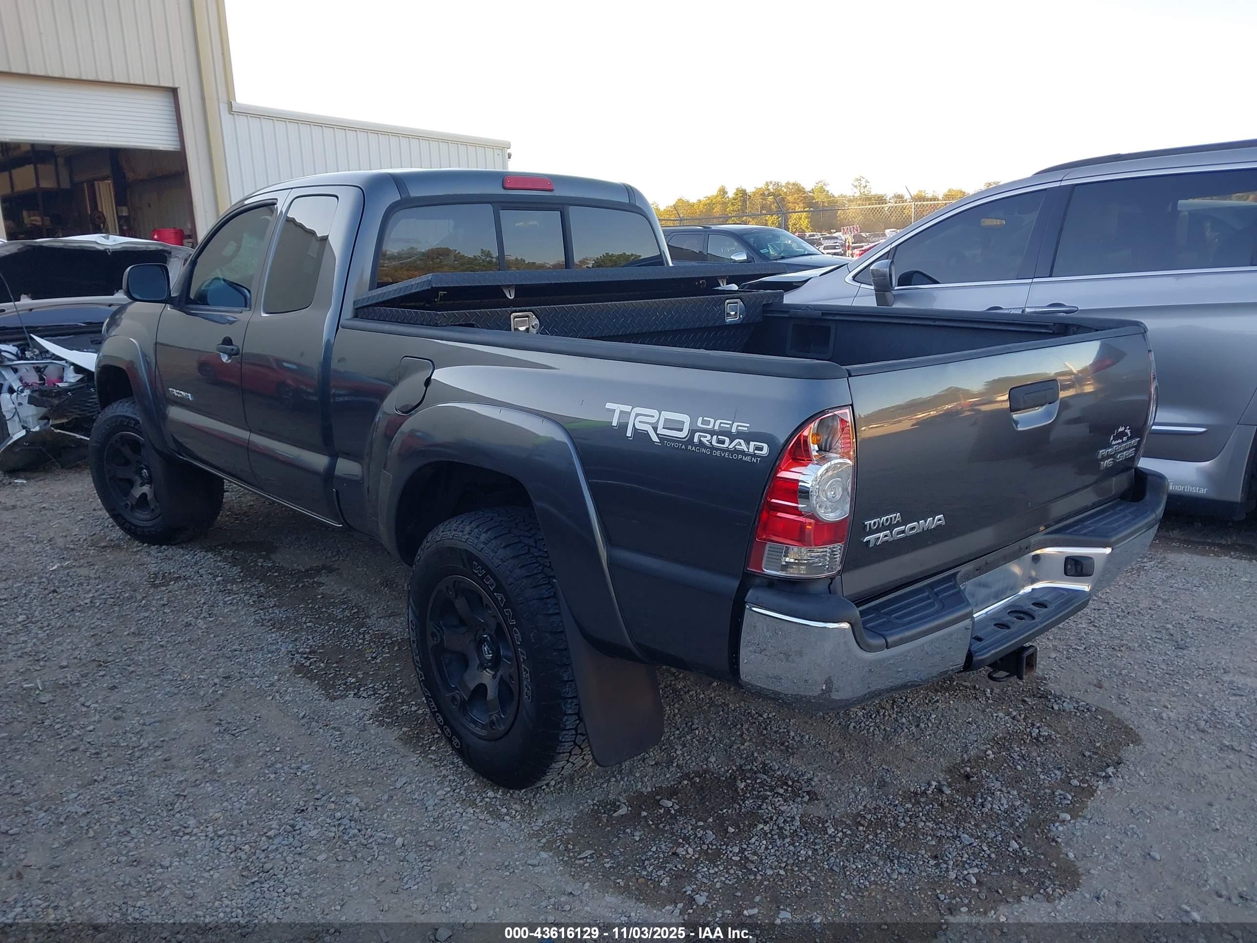 TOYOTA TACOMA image 3
