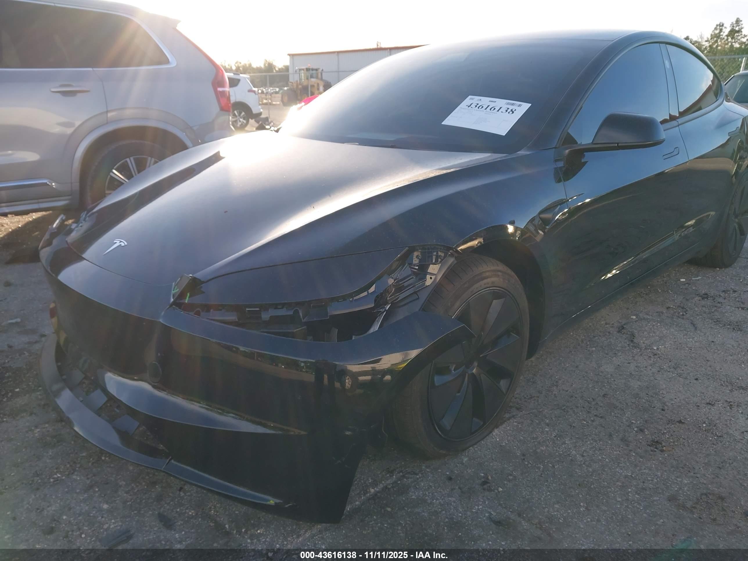 TESLA MODEL image 6