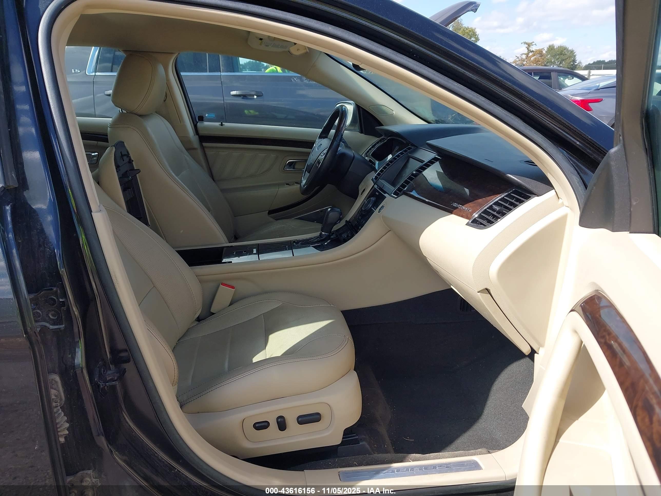 FORD TAURUS image 5