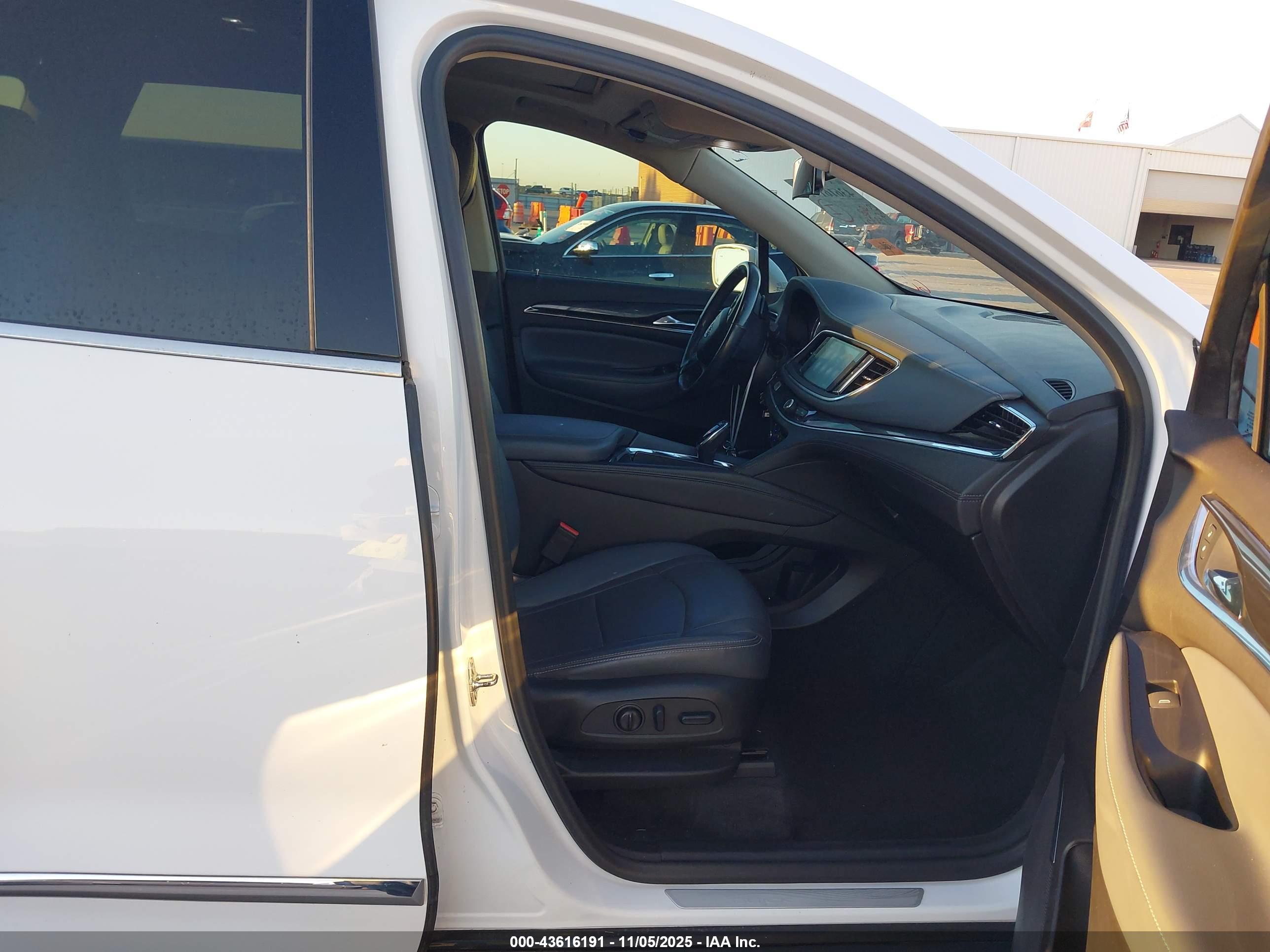 BUICK ENCLAVE image 5