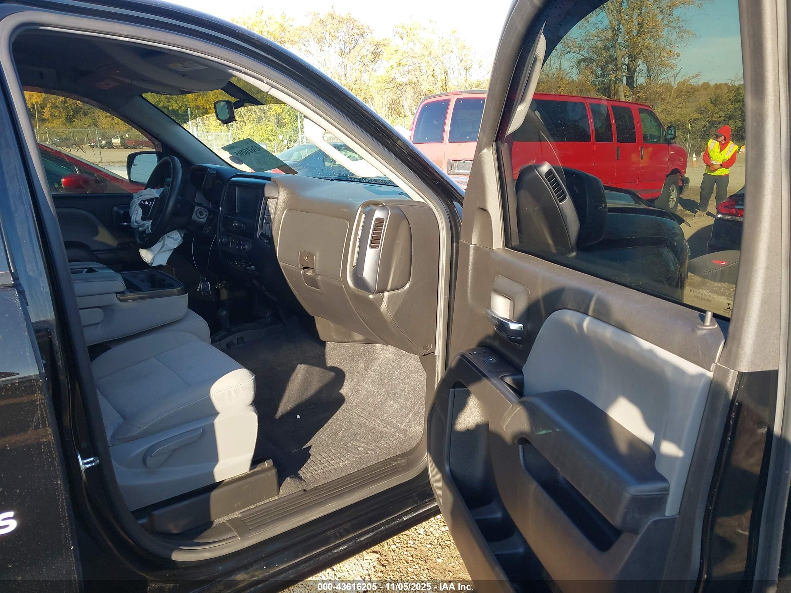 GMC SIERRA image 5