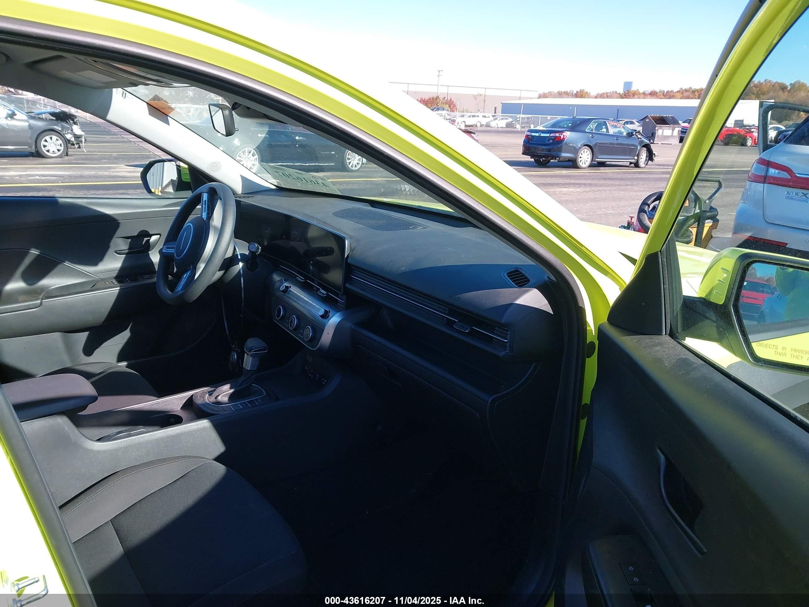 HYUNDAI KONA image 5
