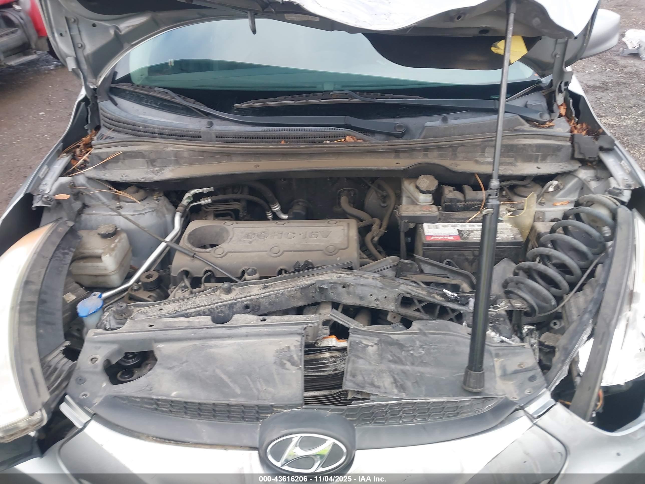 HYUNDAI TUCSON image 10