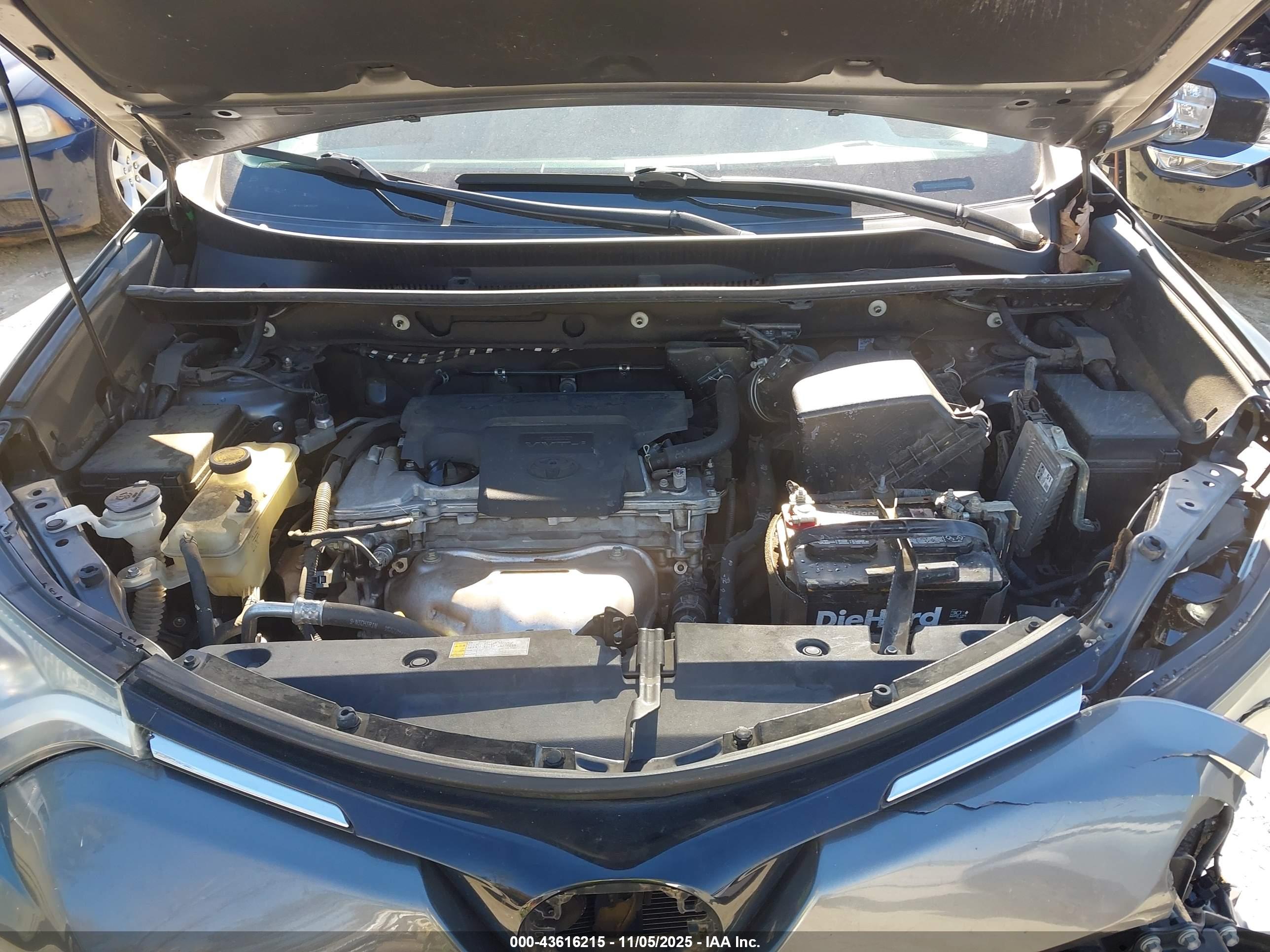 TOYOTA RAV4 image 10