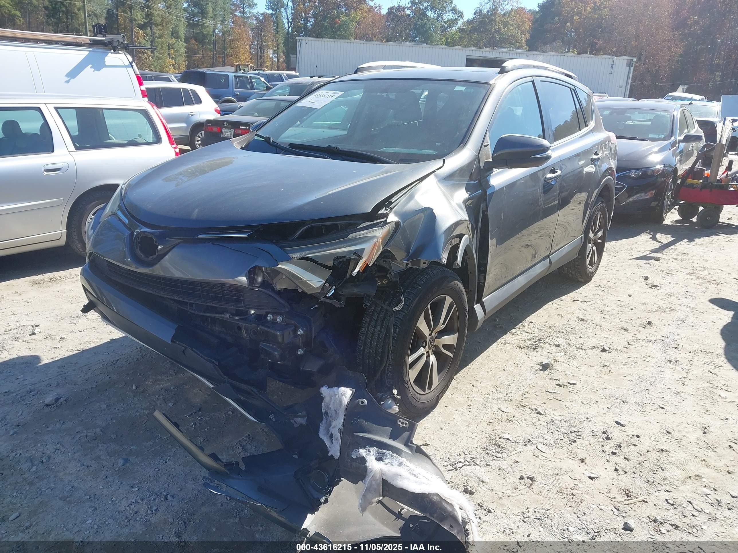 TOYOTA RAV4 image 2