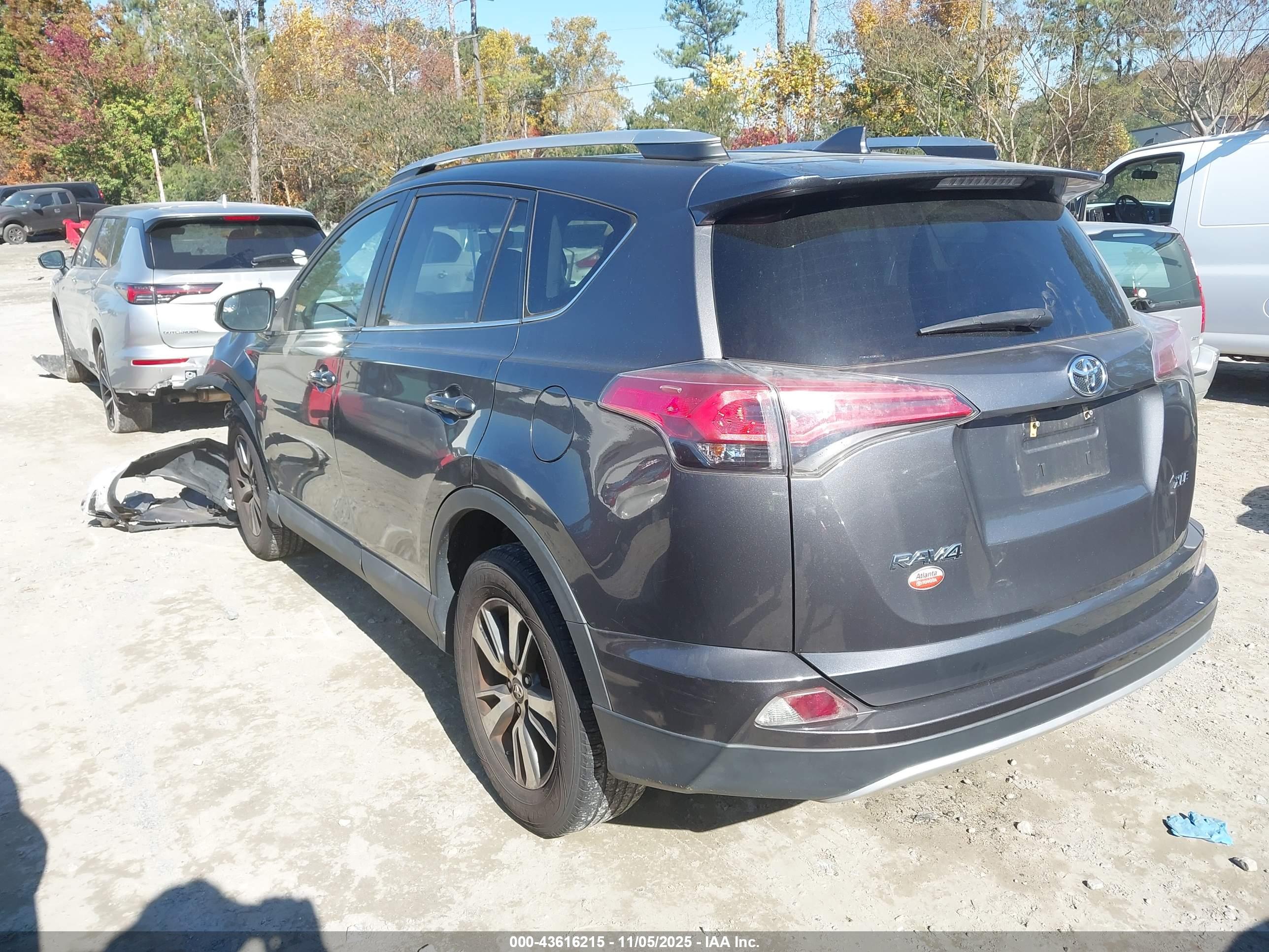TOYOTA RAV4 image 3