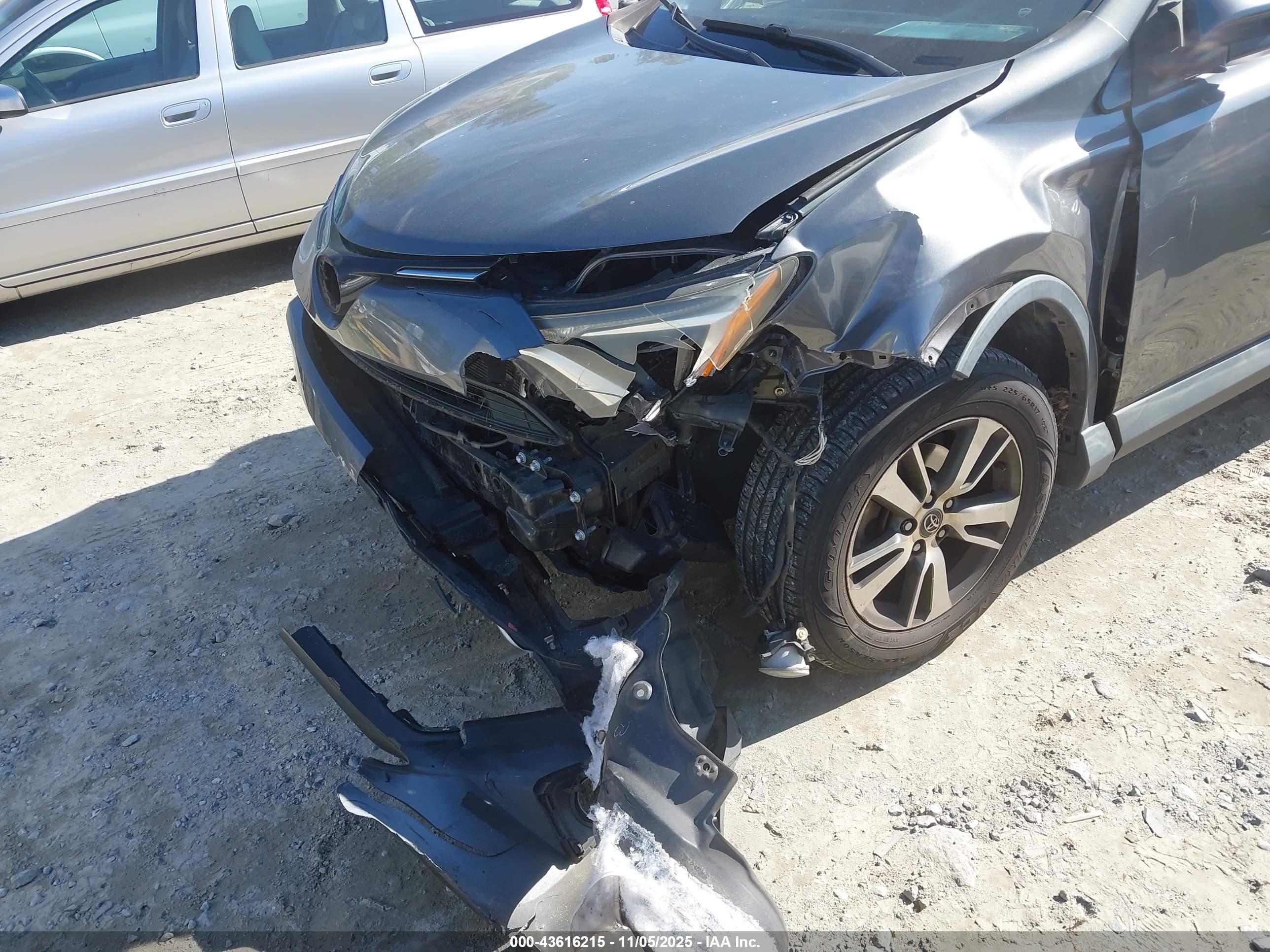 TOYOTA RAV4 image 6