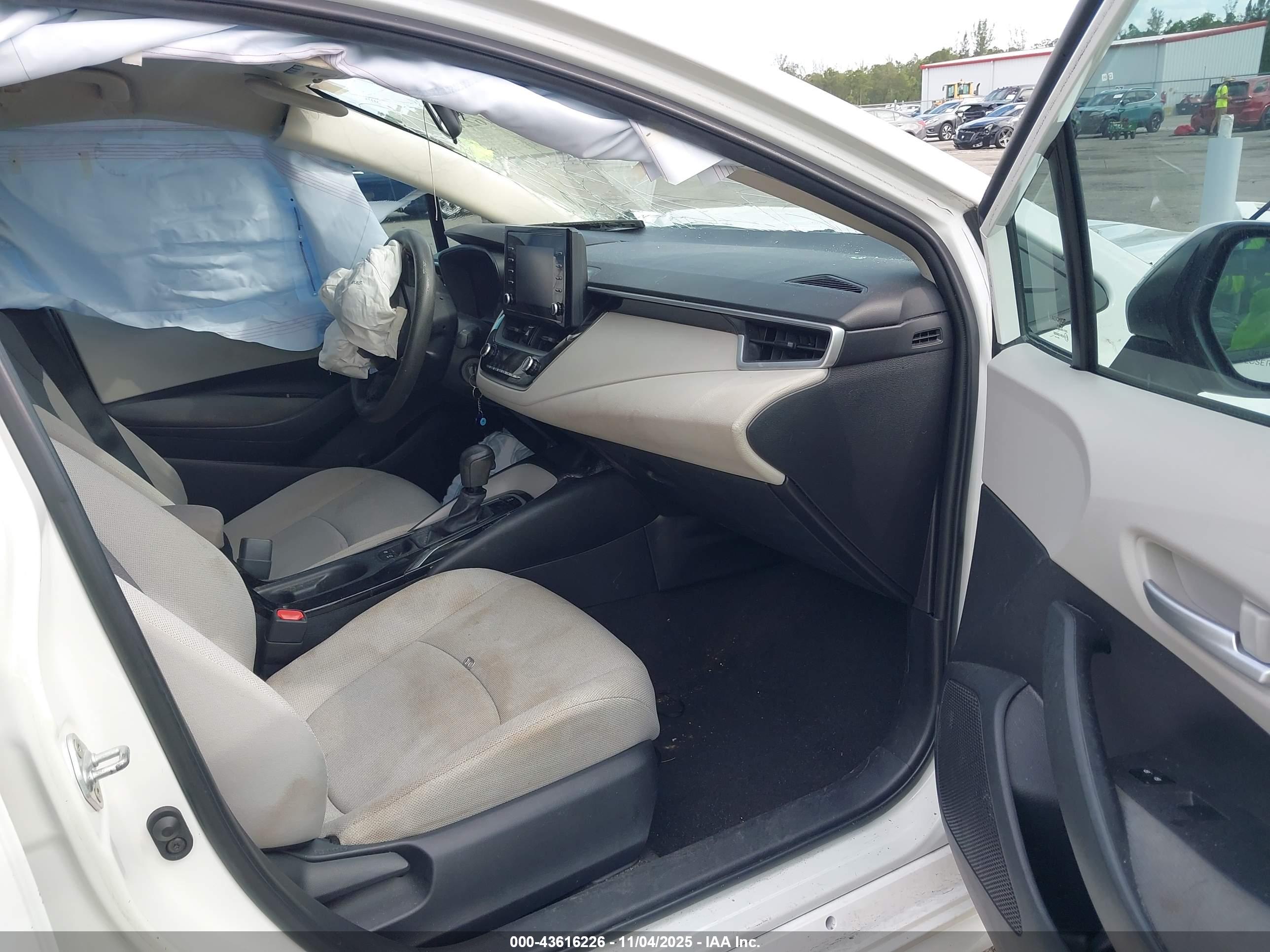 TOYOTA COROLLA image 5