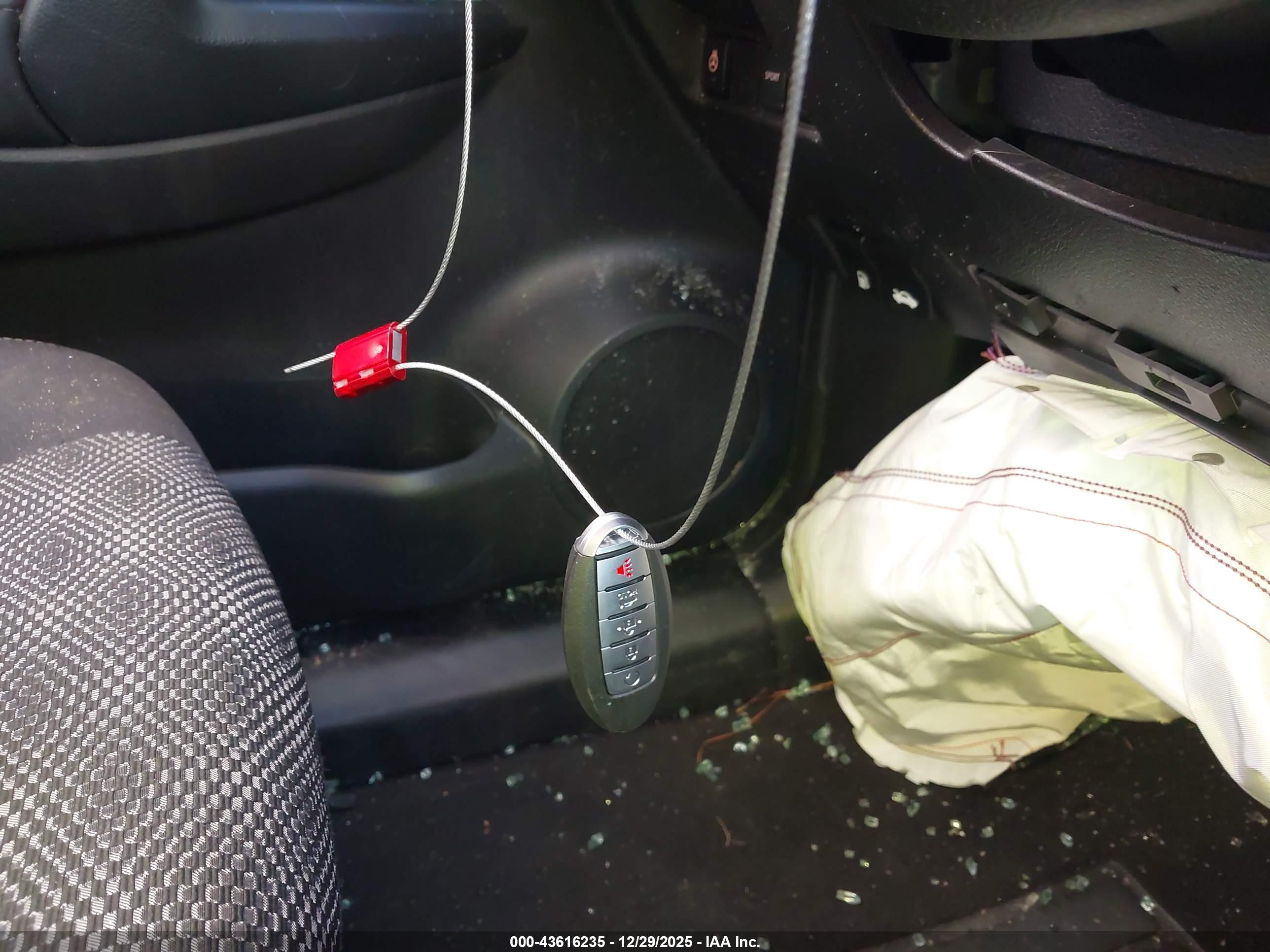 NISSAN ROGUE image 11
