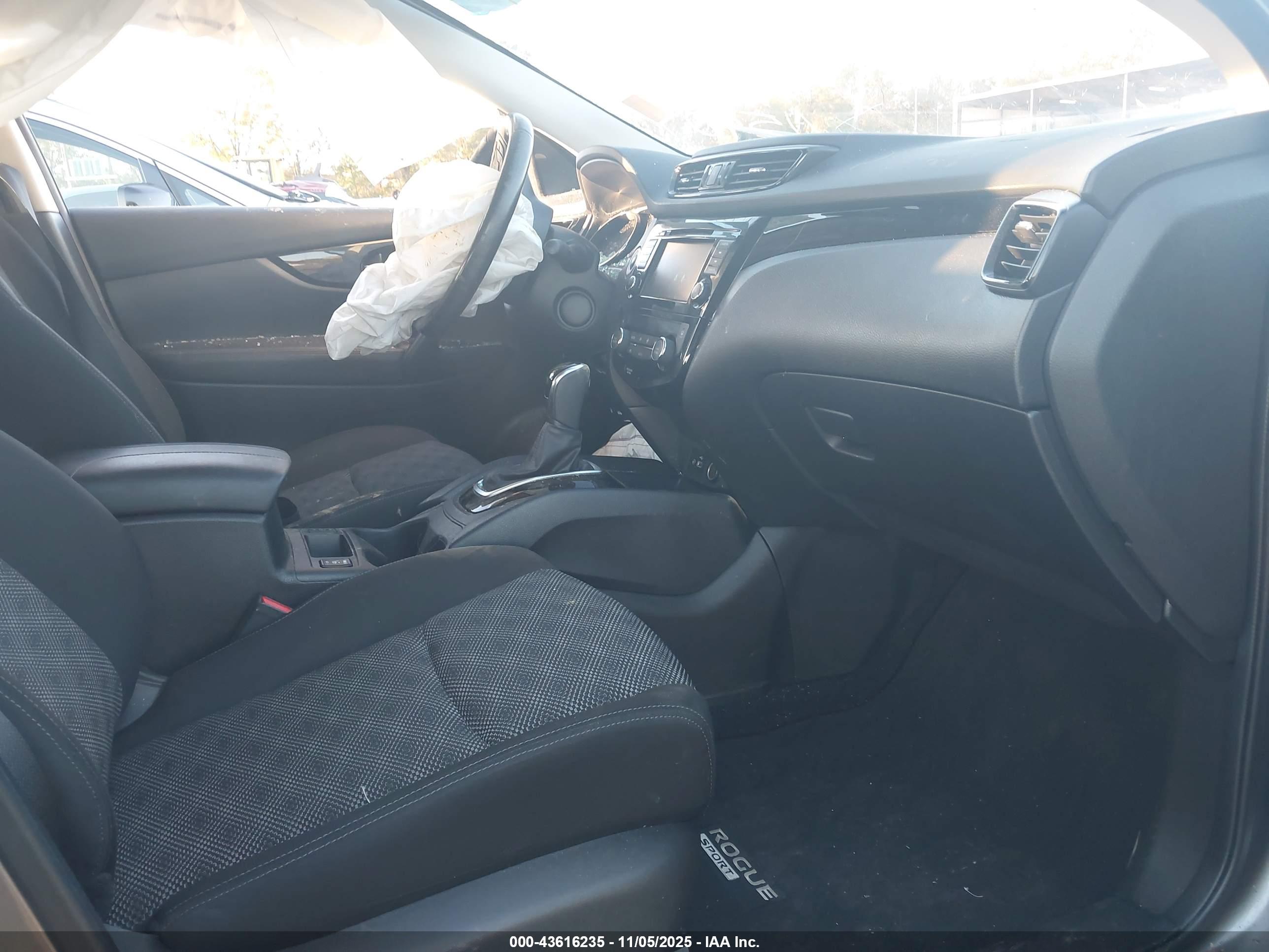 NISSAN ROGUE image 5