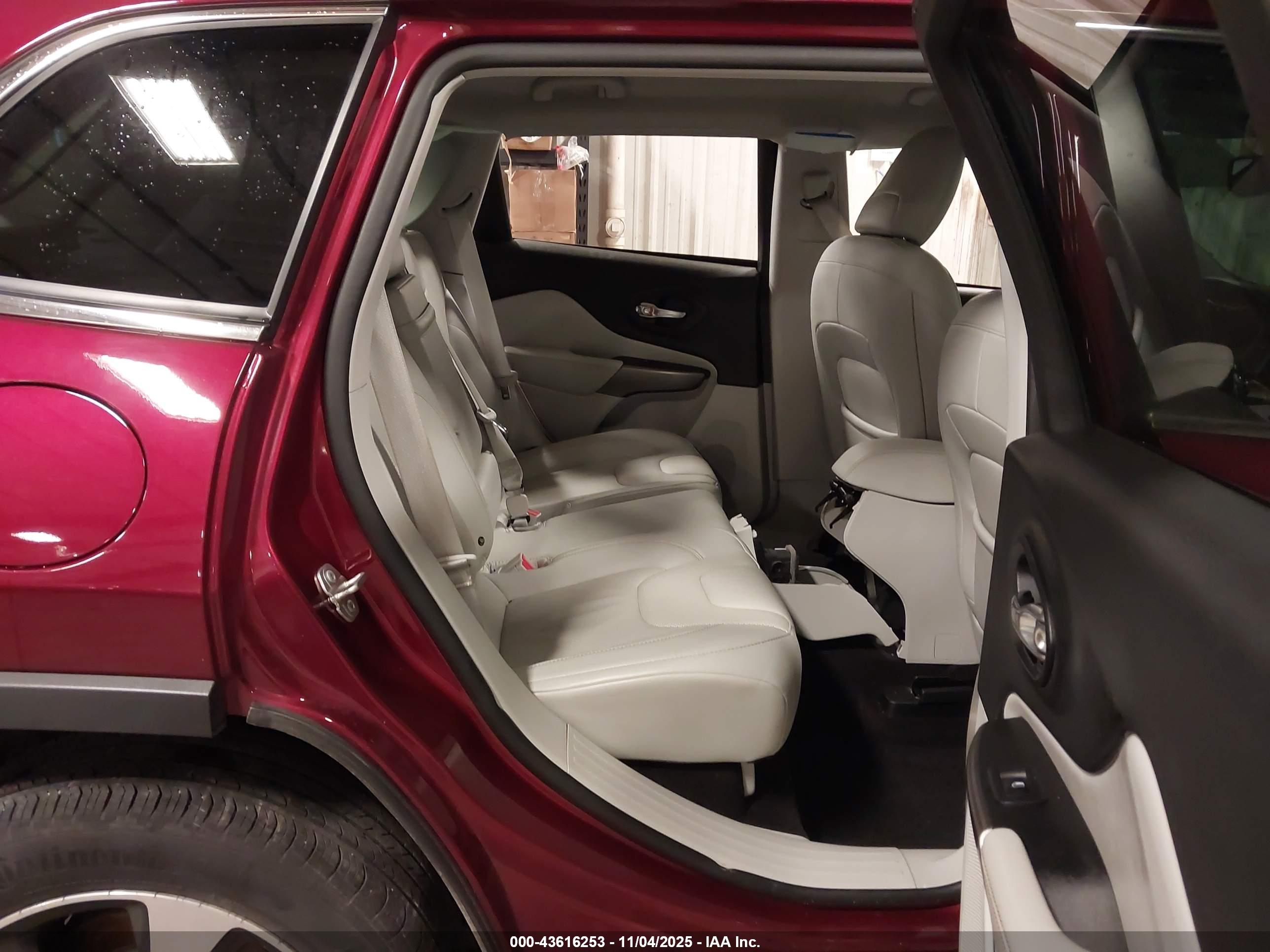 JEEP CHEROKEE image 8