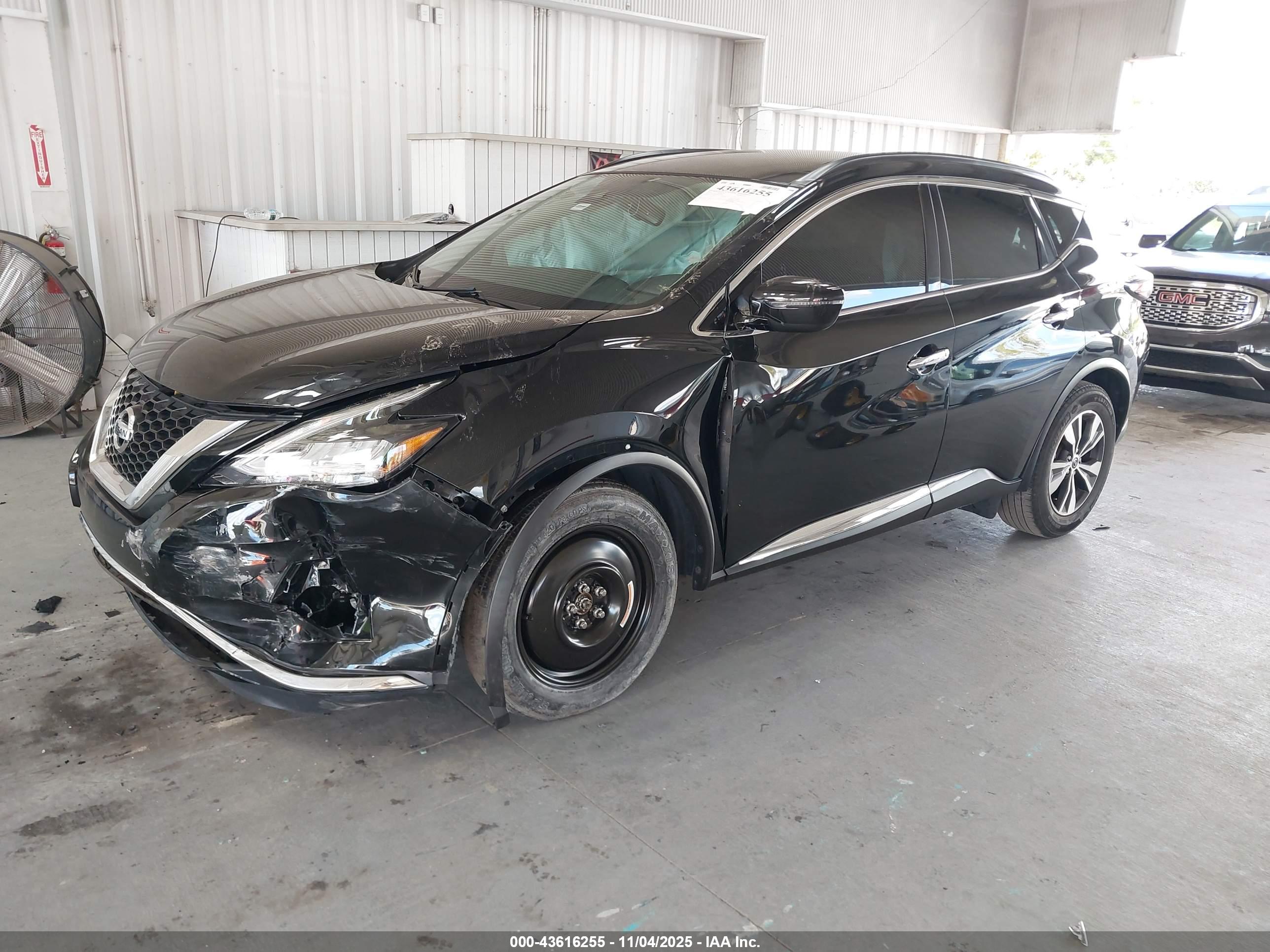 NISSAN MURANO image 2