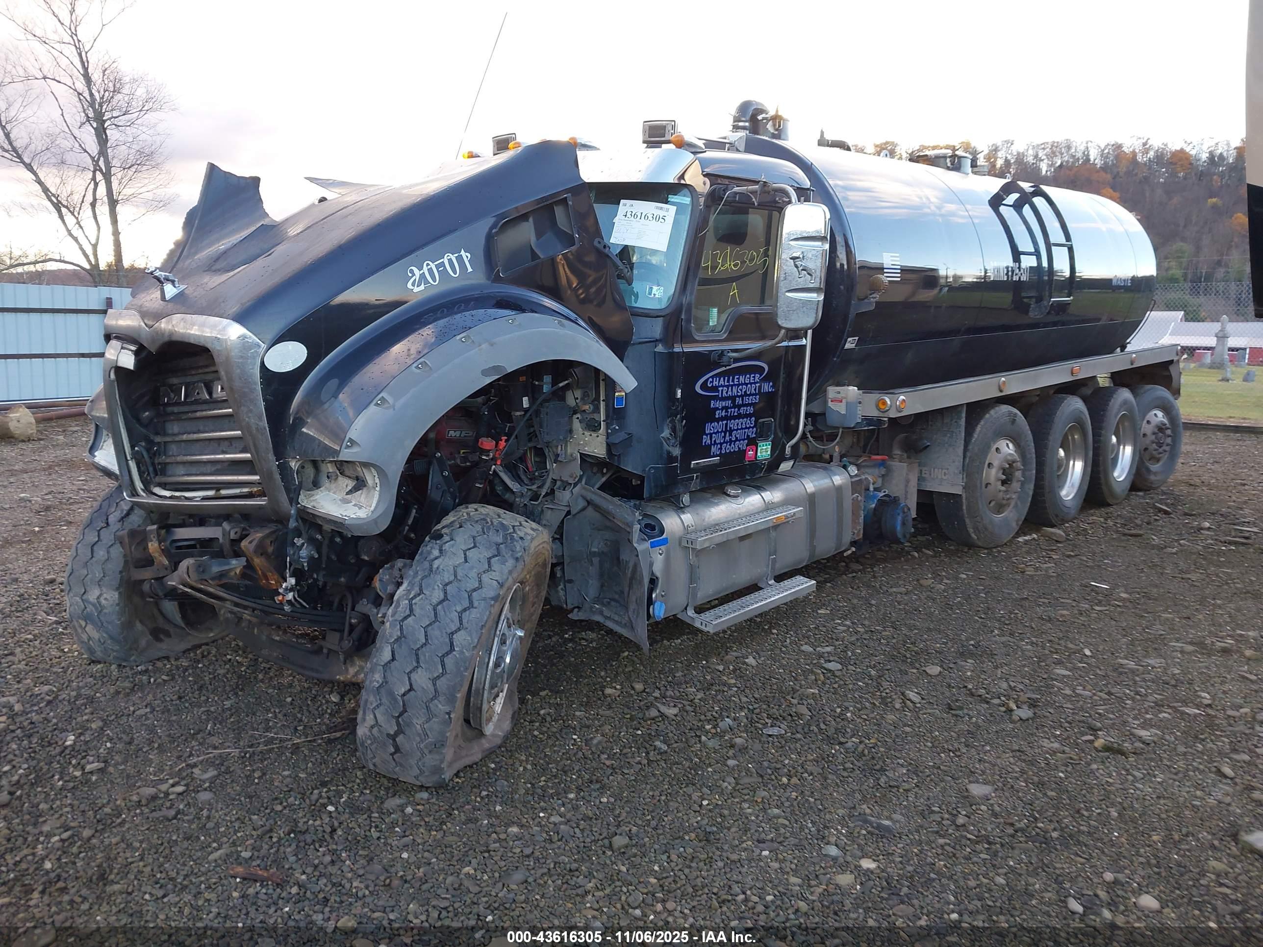 MACK GRANITE image 2