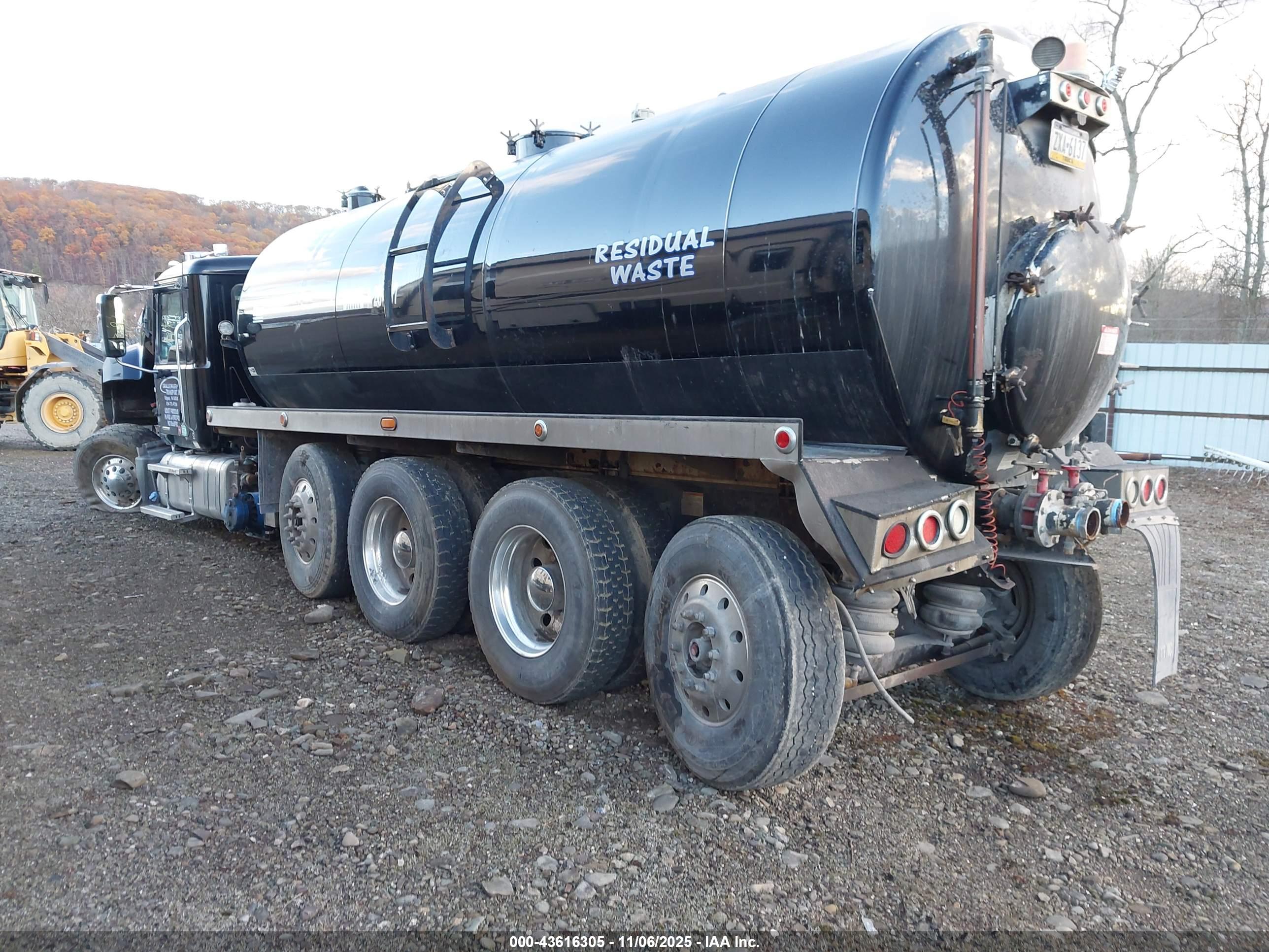 MACK GRANITE image 3